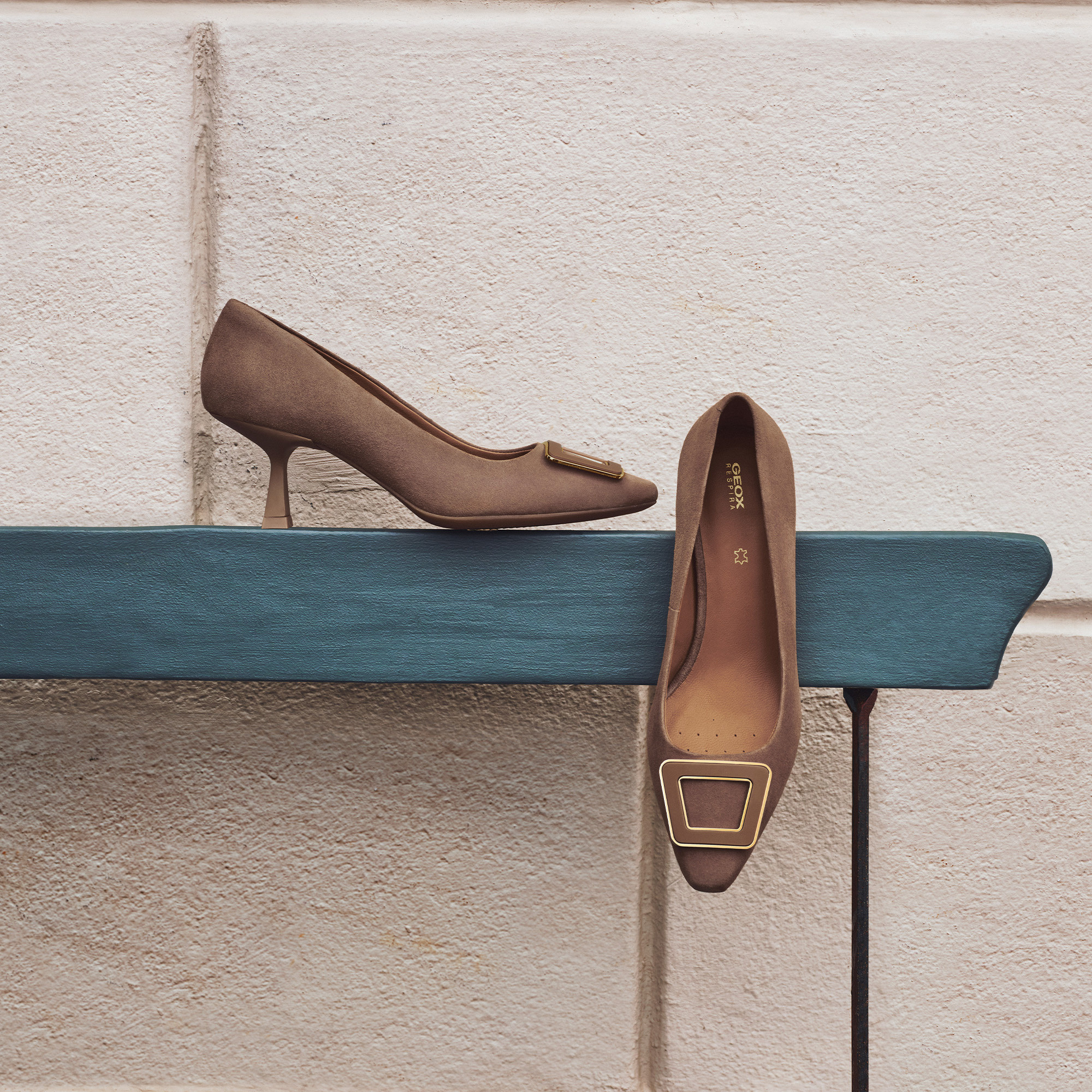 Grey women's pumps Geox Giselda - Women's