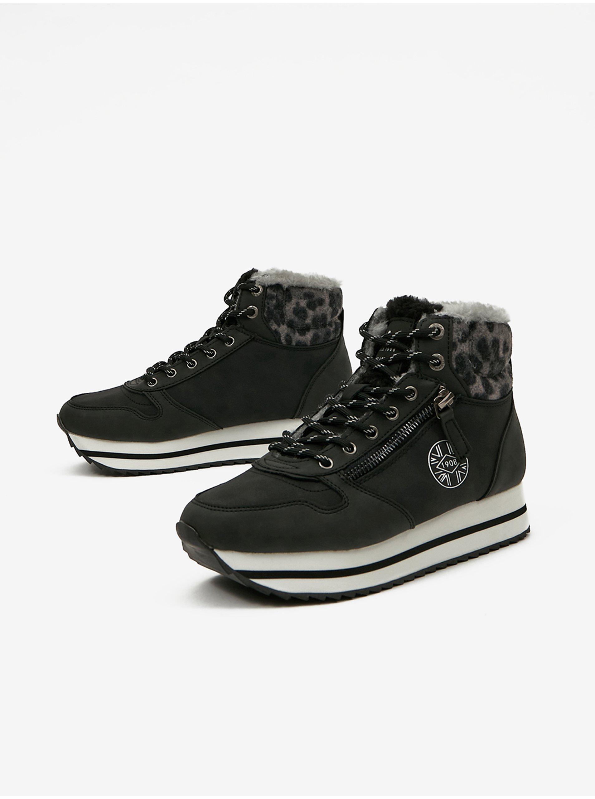 Lee Cooper
