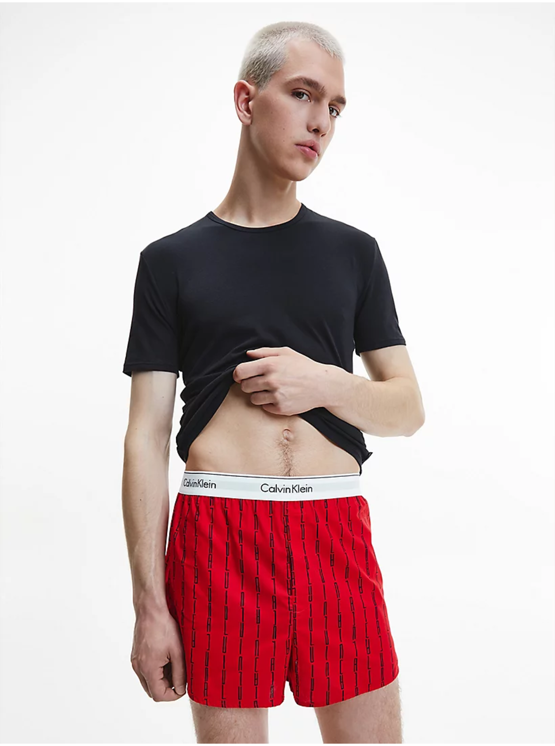 Levně Calvin Klein Sada pánského trička a trenýrek v černé a červené barvě Calvin - Pánské