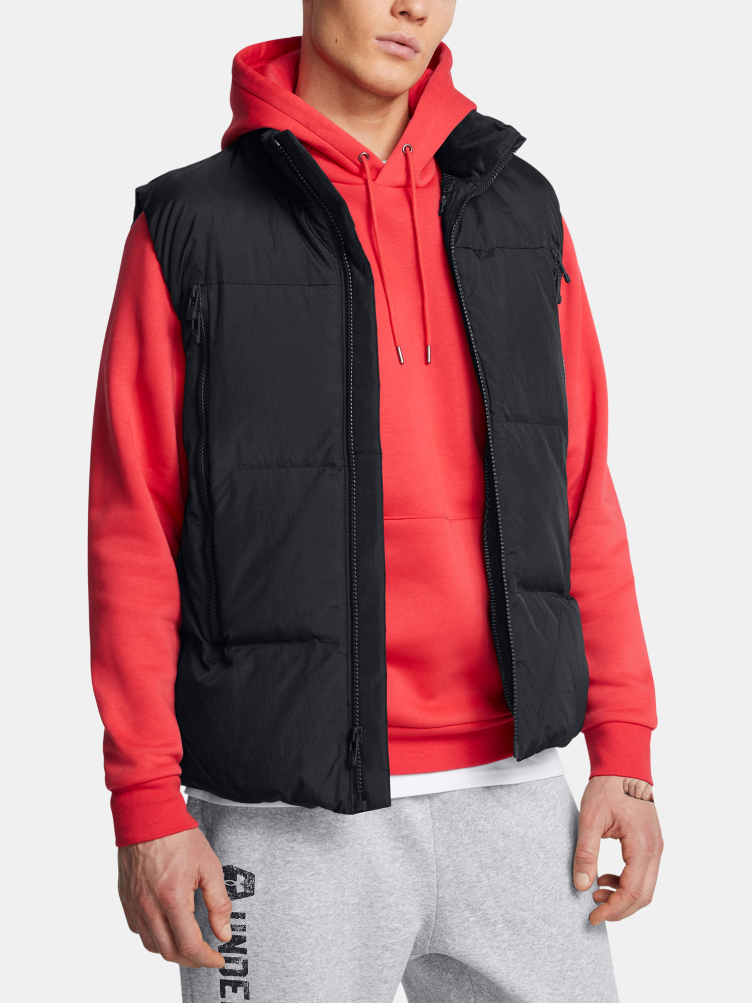 Pánska vesta Under Armour LIMITLESS DOWN VEST-BLK