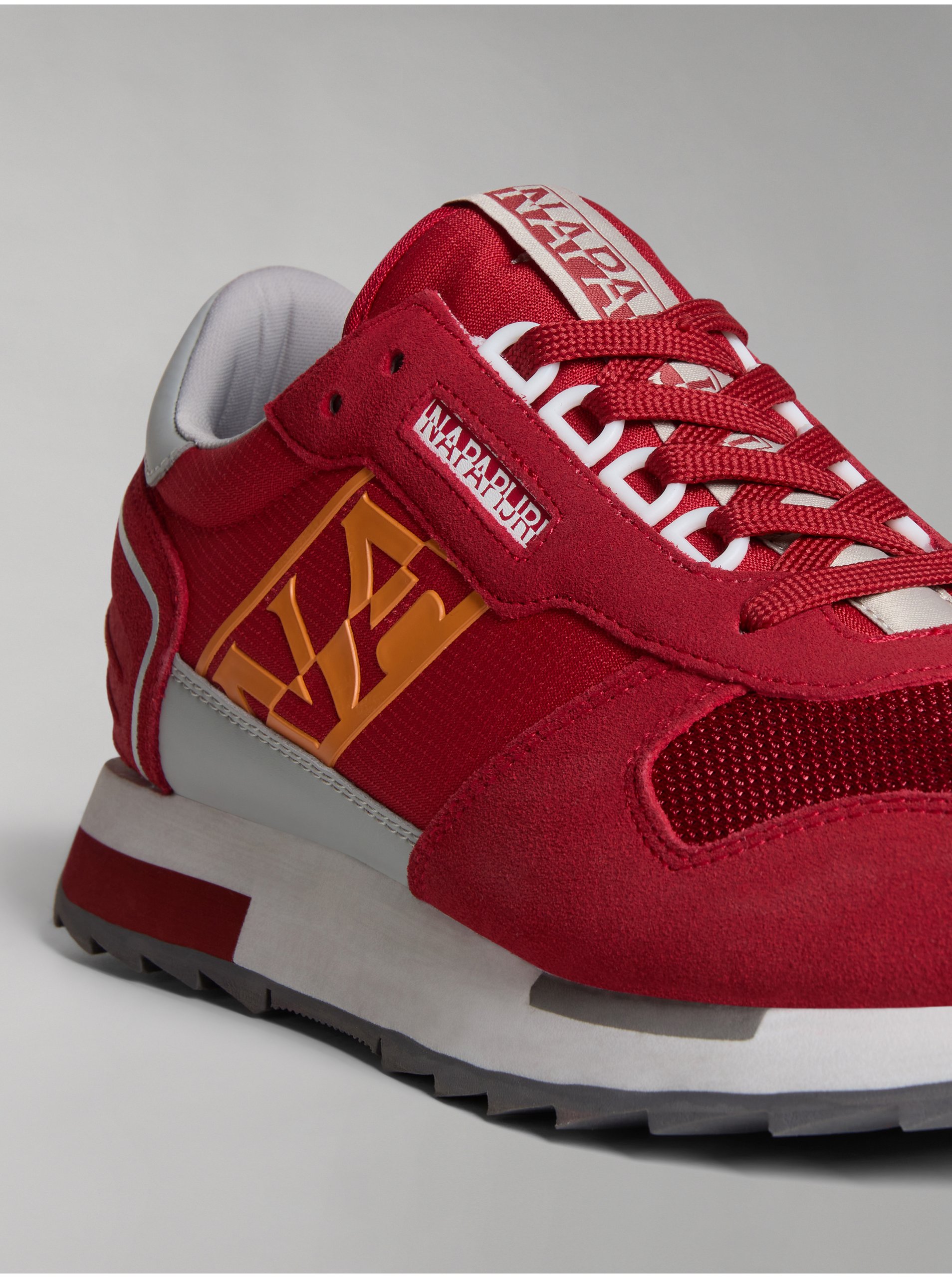 Tenisi barbati, Napapijri