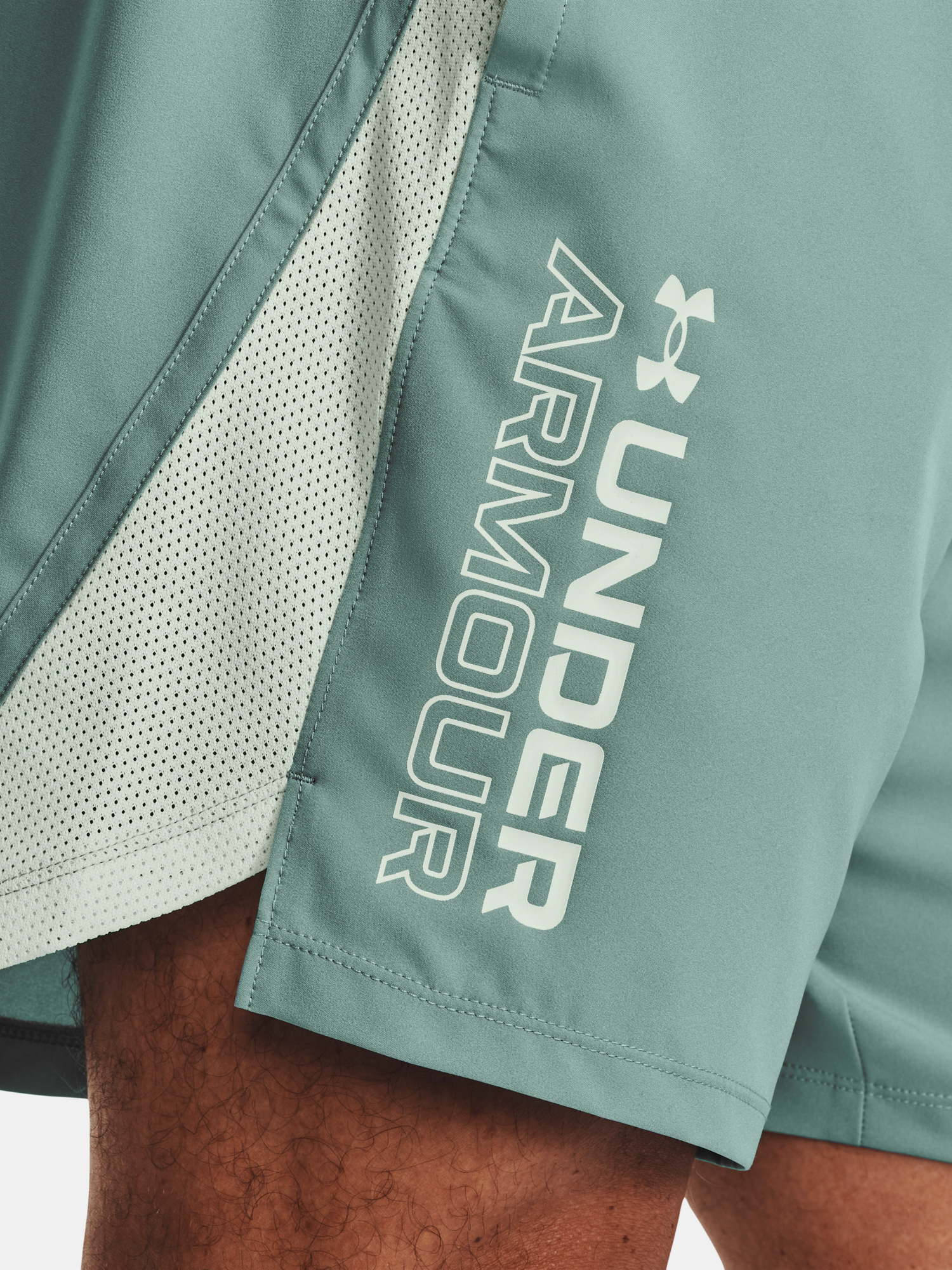 Under Armour Shorts UA Launch SW 7'' WM Short-GRN - Mens