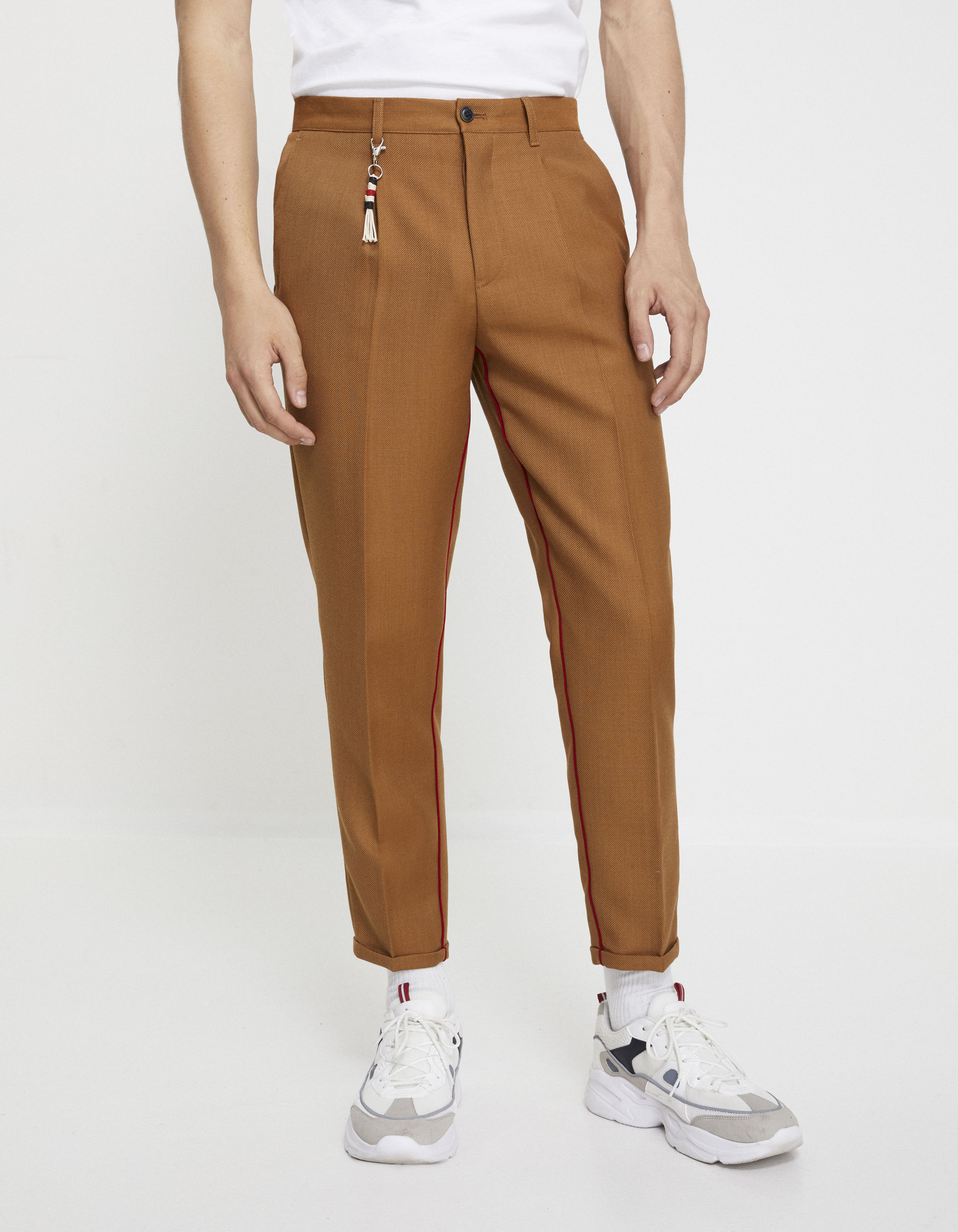 Pantaloni barbati, Celio Brown