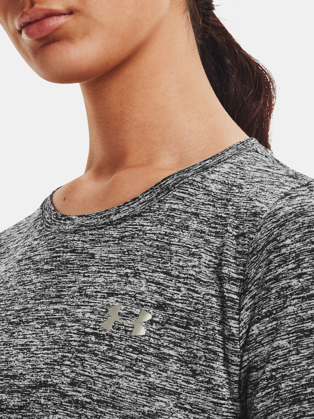 Topuri si tricouri pentru femei Under Armour - negru