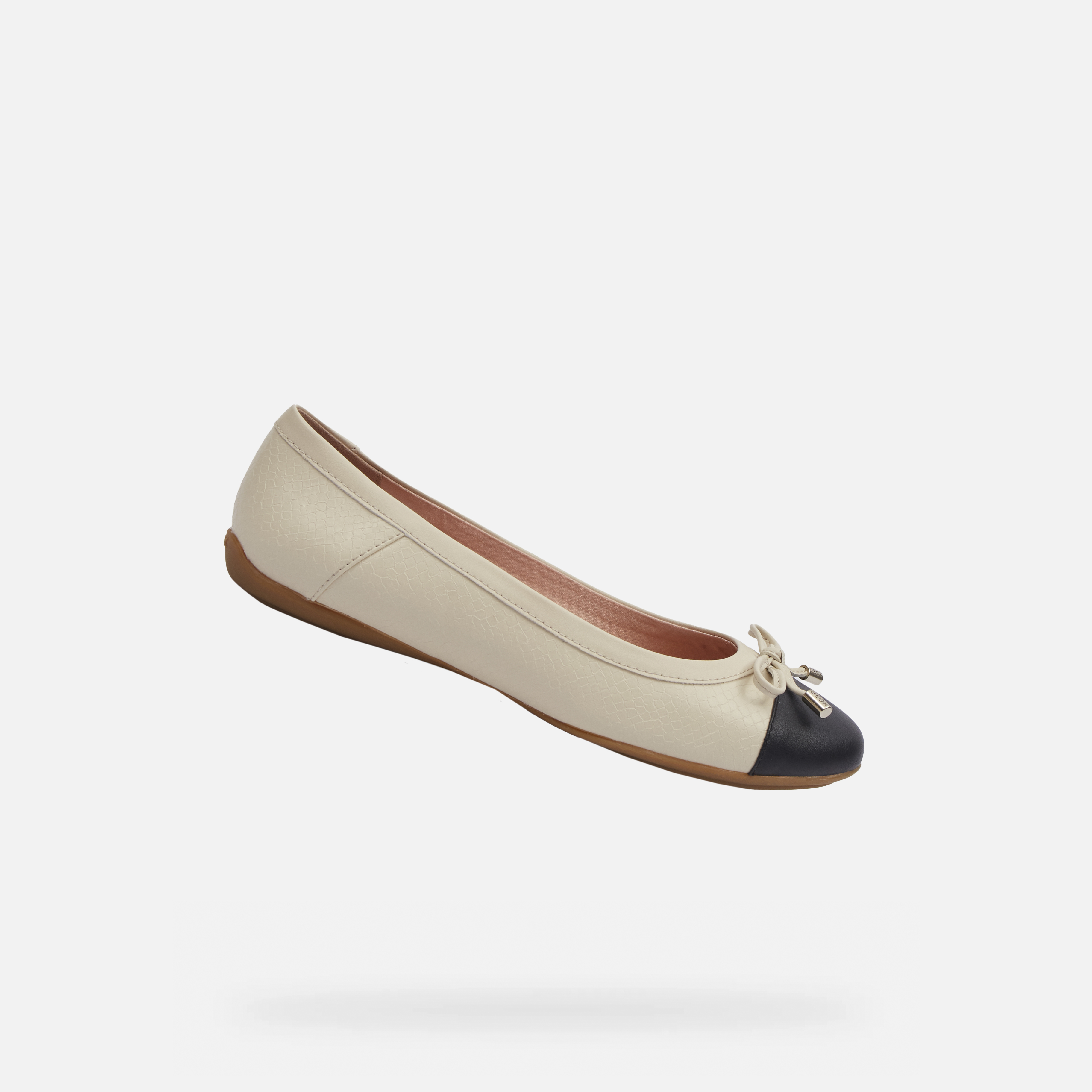 Cream women&#039;s ballet flats Geox Charlene - Women&#039;s