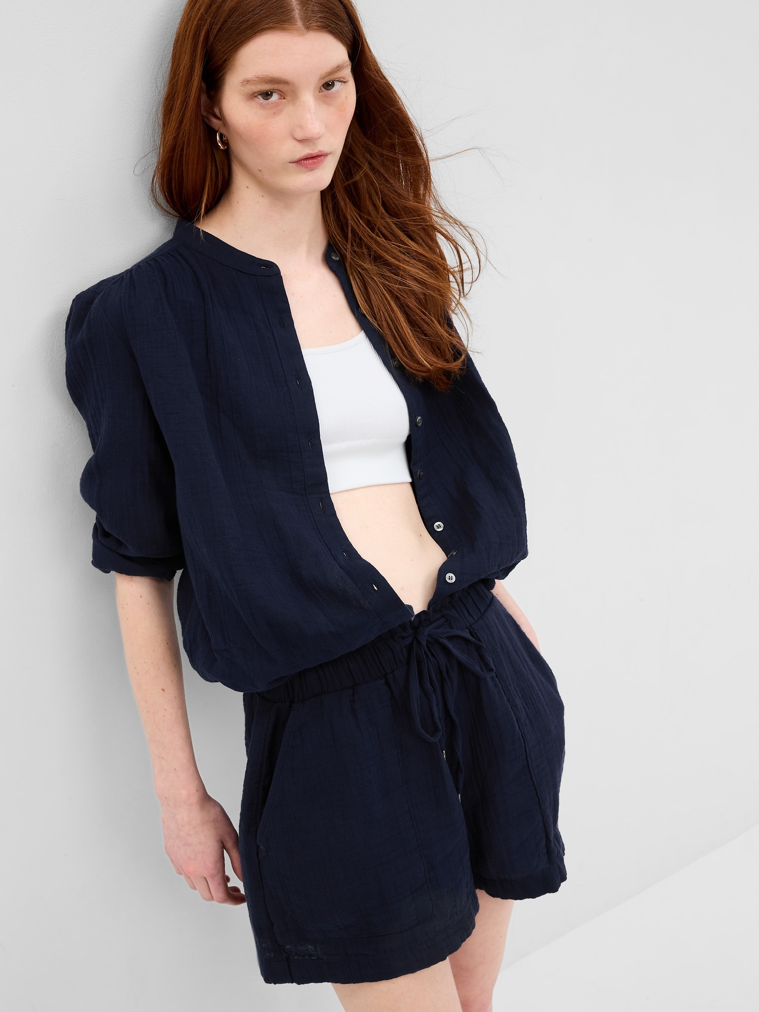 Pantaloni scurti pentru femei GAP - albastru inchis