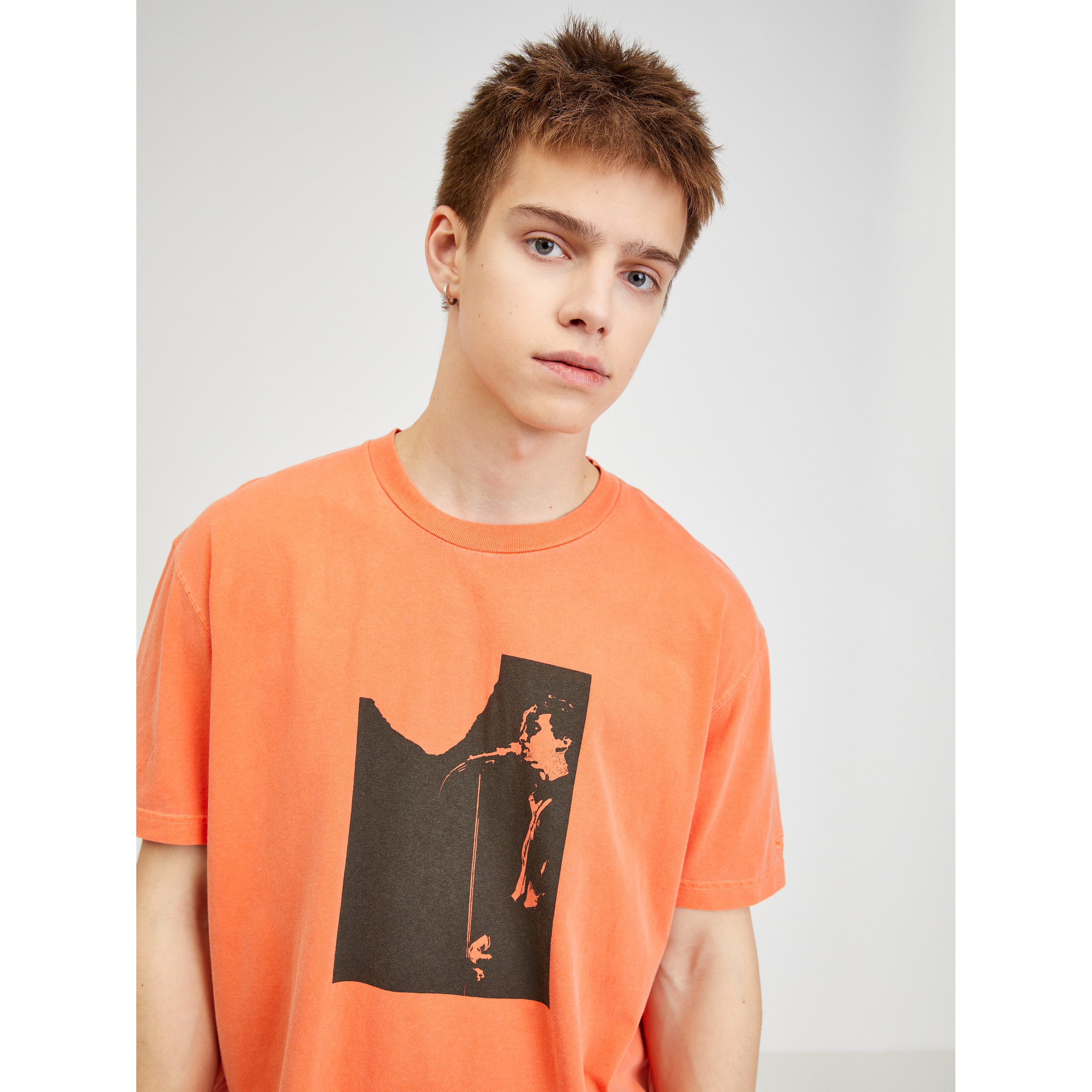 Levně Oranžové pánské tričko Diesel - Pánské