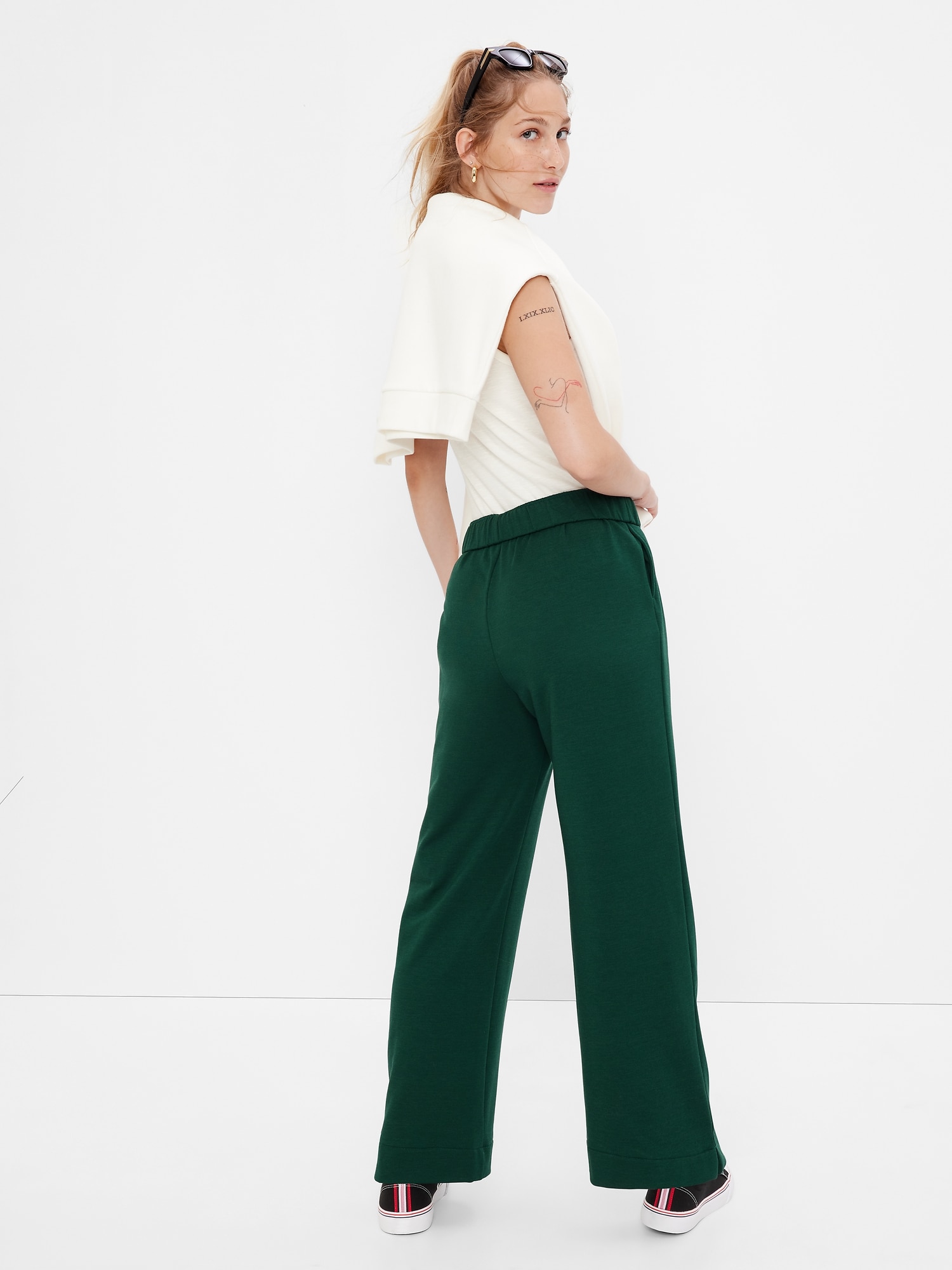 Pantaloni chino pentru femei GAP - verde inchis