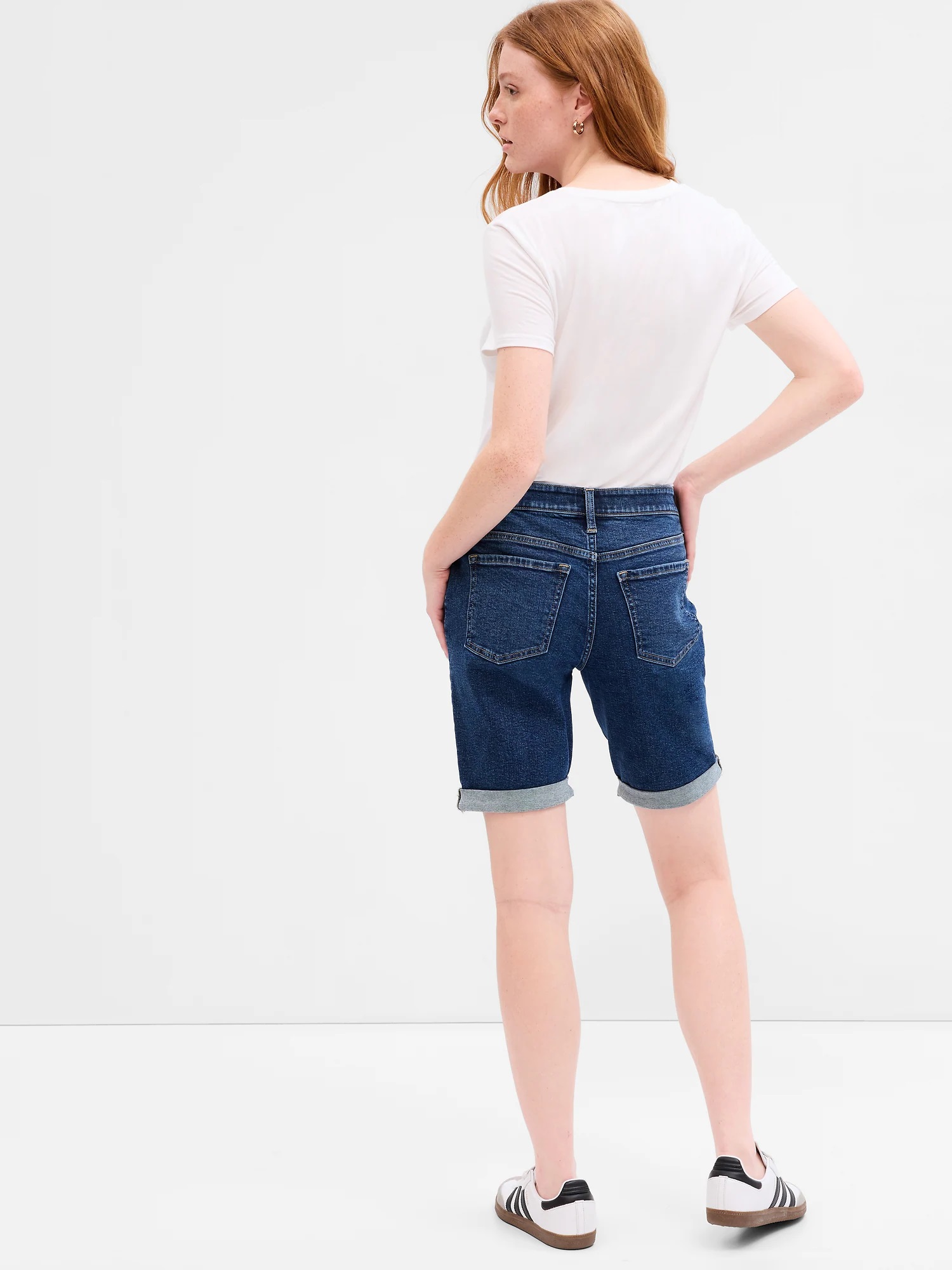 Pantaloni scurti pentru femei GAP - albastru inchis