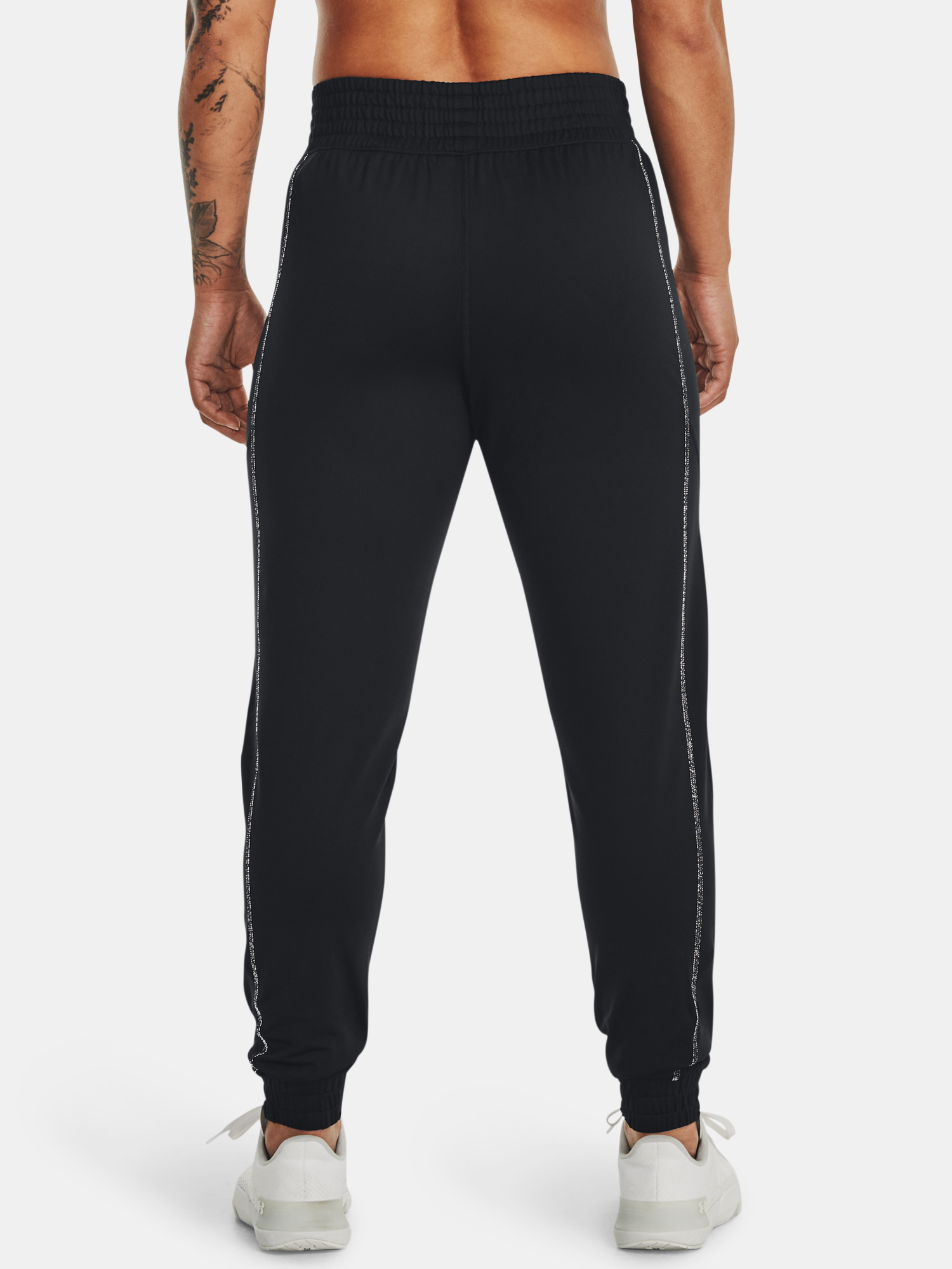 Pantaloni si pantaloni scurti pentru femei Under Armour - negru