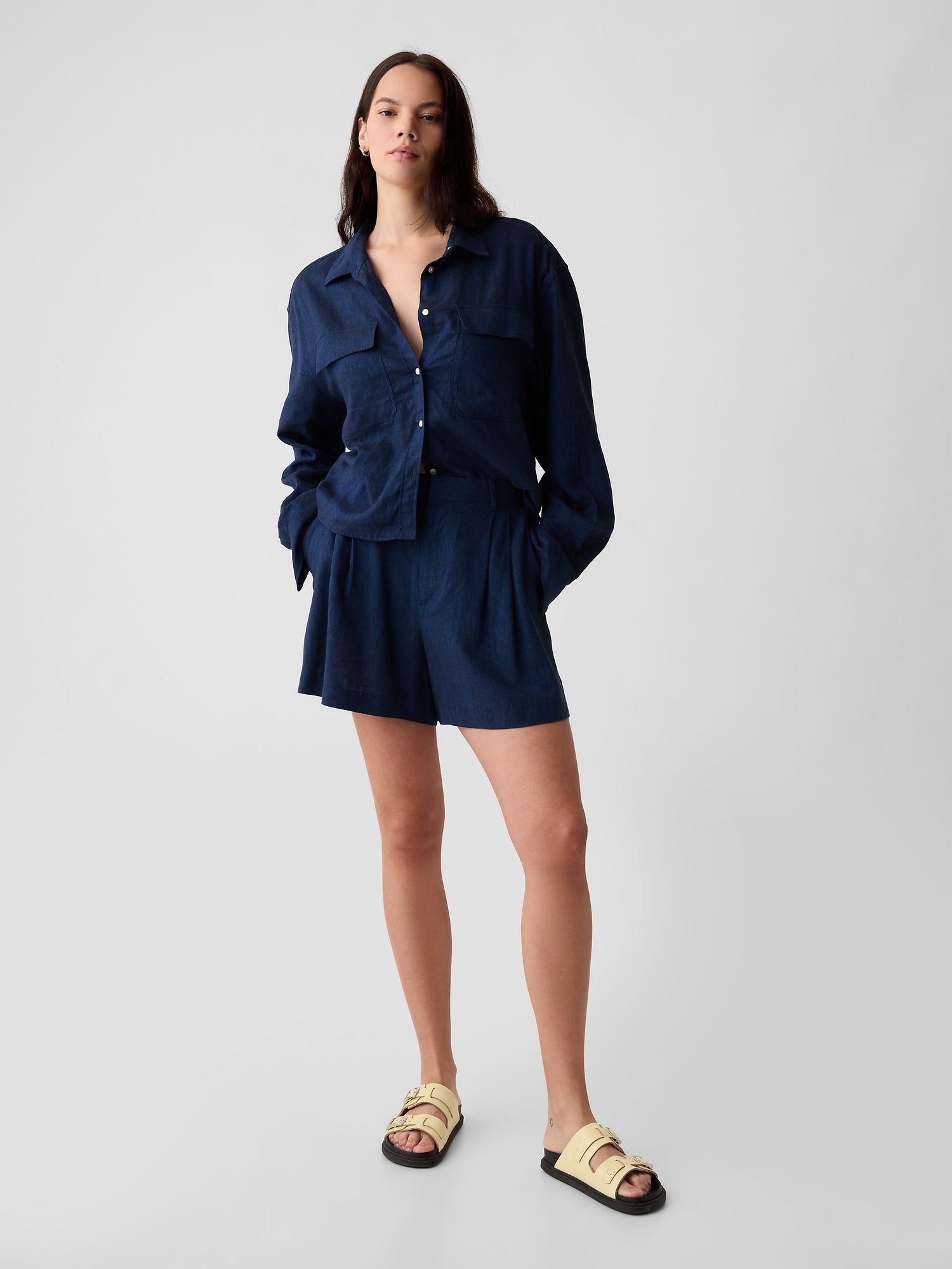 Pantaloni scurti pentru femei GAP - albastru inchis