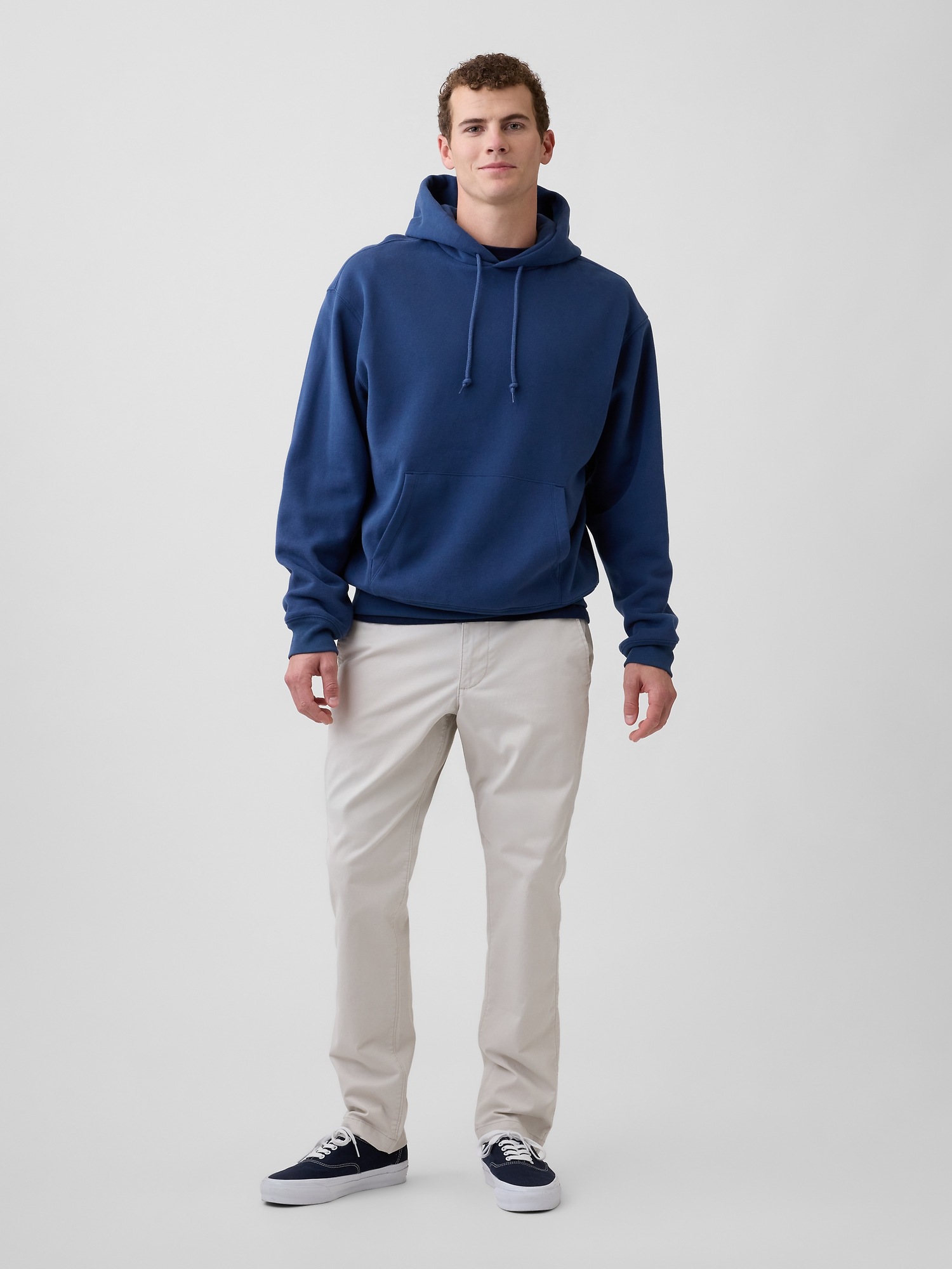 Тесни каки панталони GAP