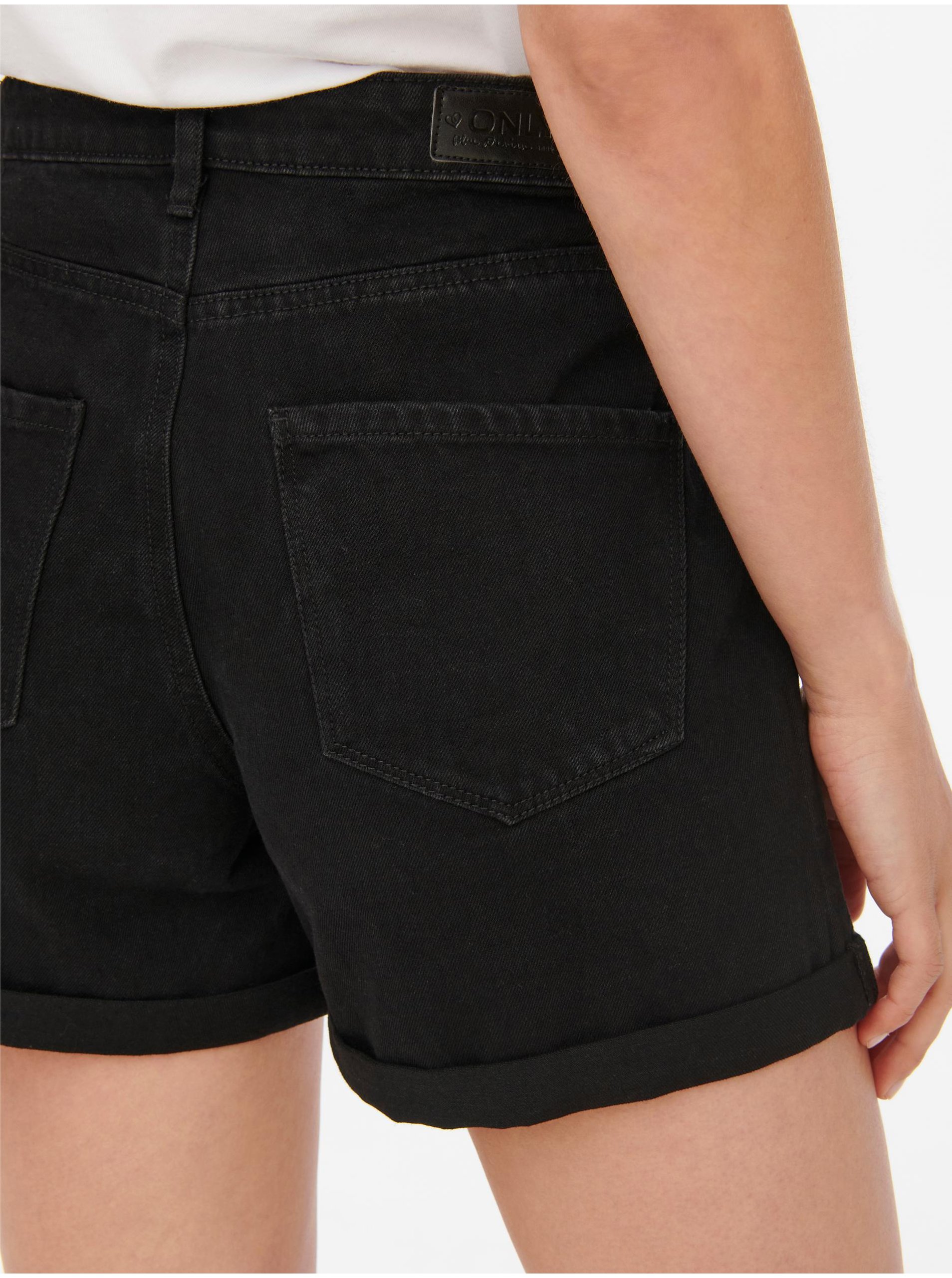 Pantaloni scurti pentru femei ONLY - negru