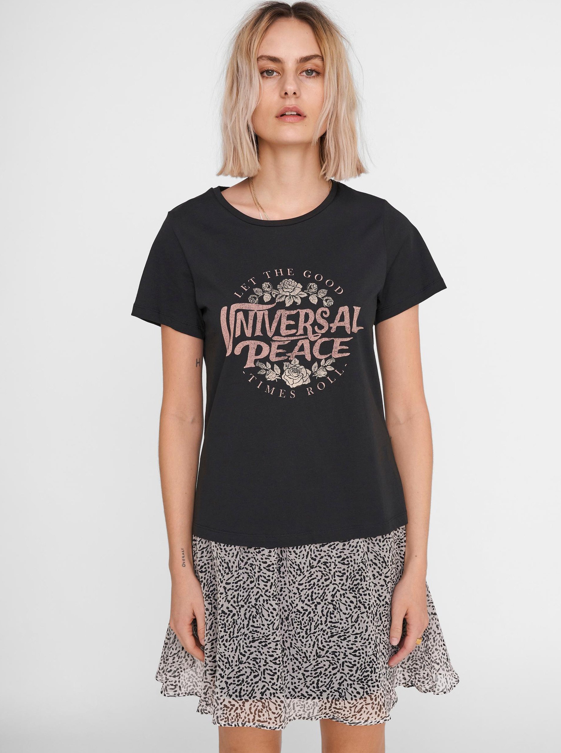 black-t-shirt-with-print-noisy-may-nate-women