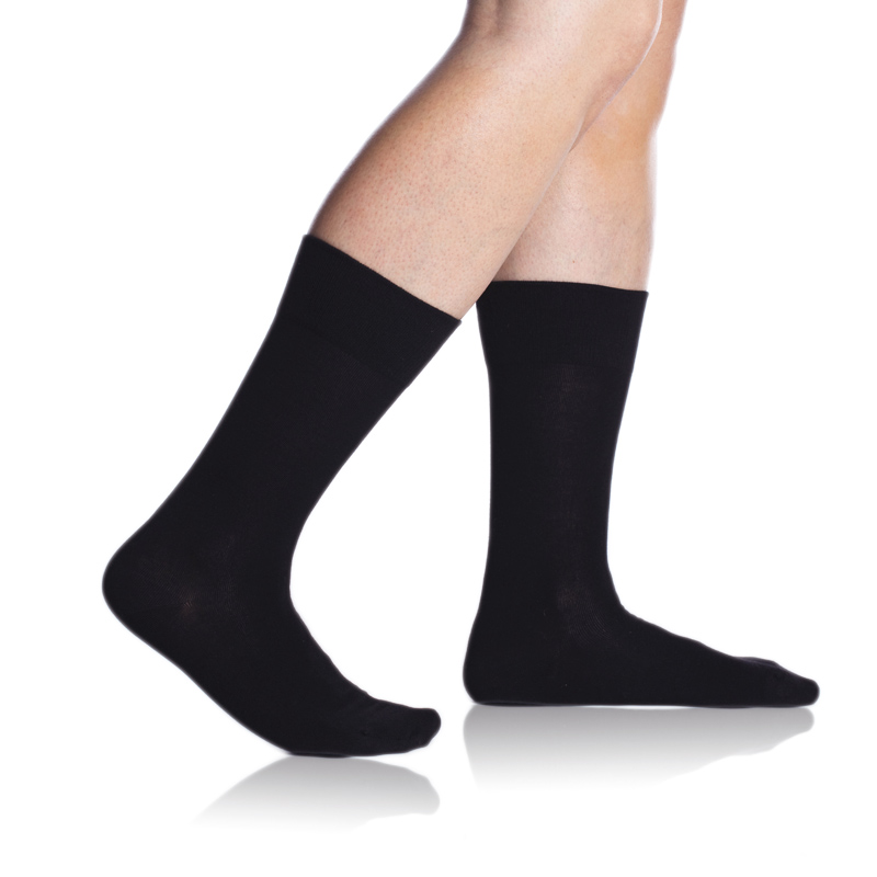 Levně Černé pánské ponožky Bellinda Bambus Comfort