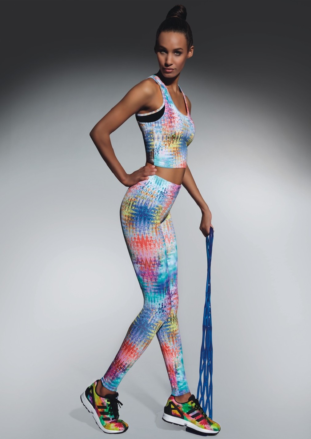 Bas Bleu Sports Leggings TESSERA 90 Modeling With Colorful Print