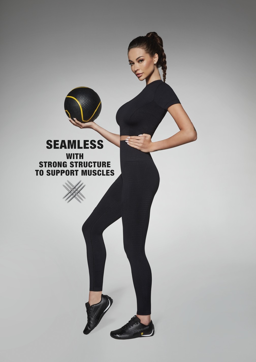Bas Bleu CHALLENGE seamless sports leggings with a special fabric structure to support muscles