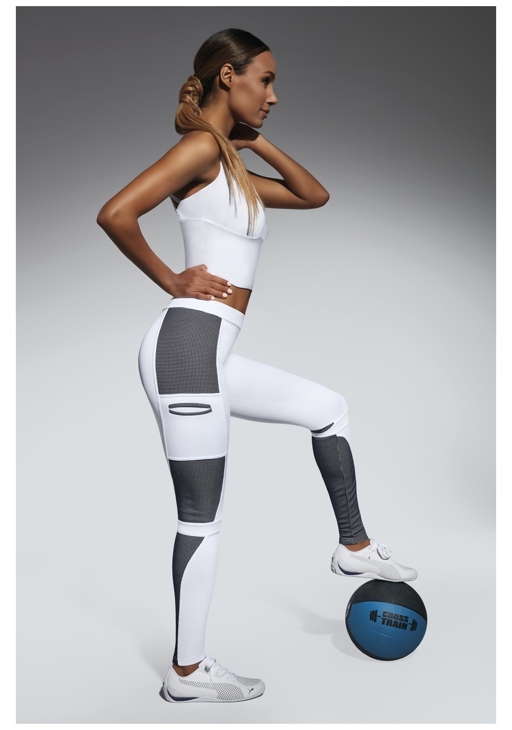 Bas Bleu PASSION sports leggings with appliqués and a slim fit