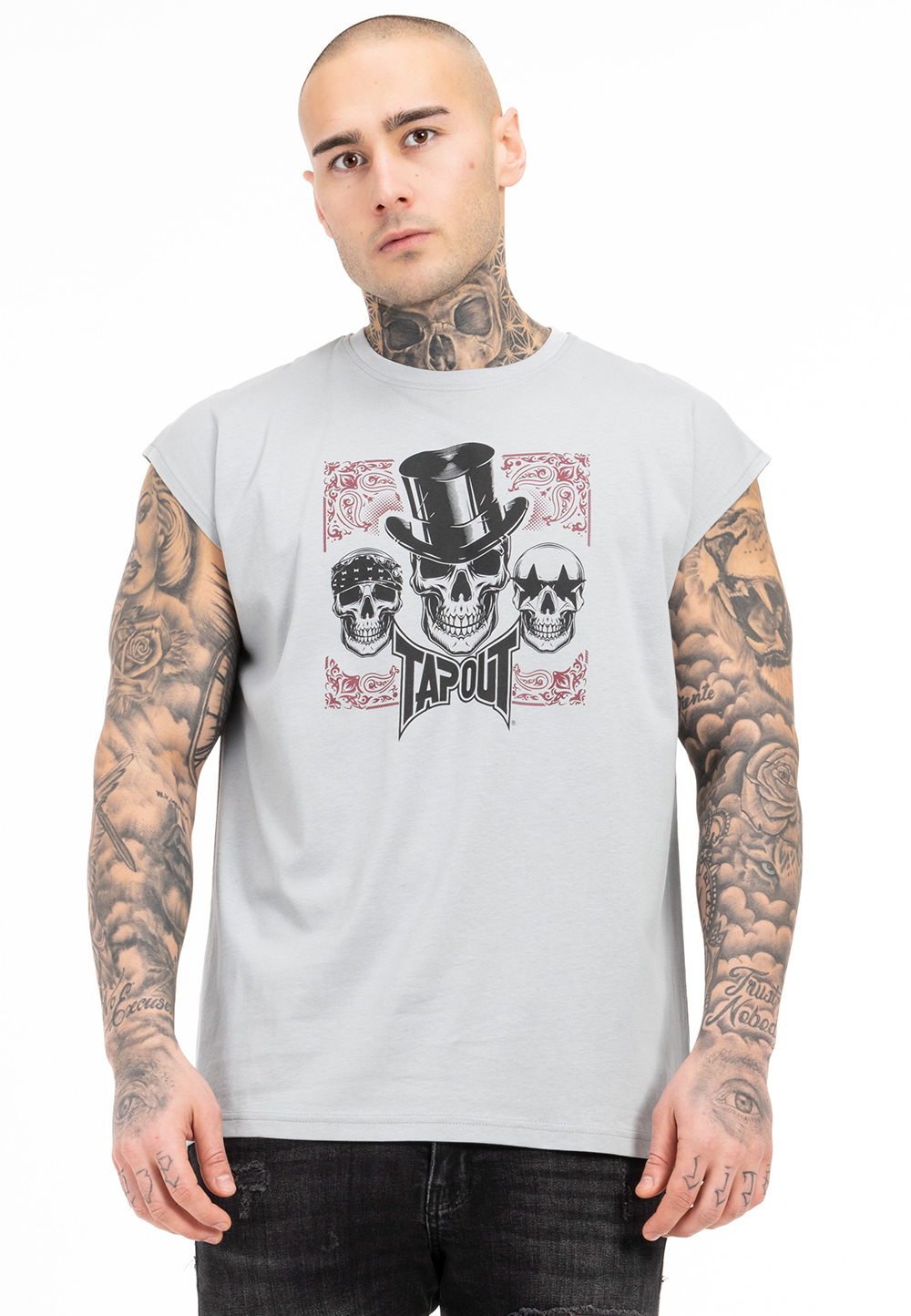 Maiou barbati, Tapout