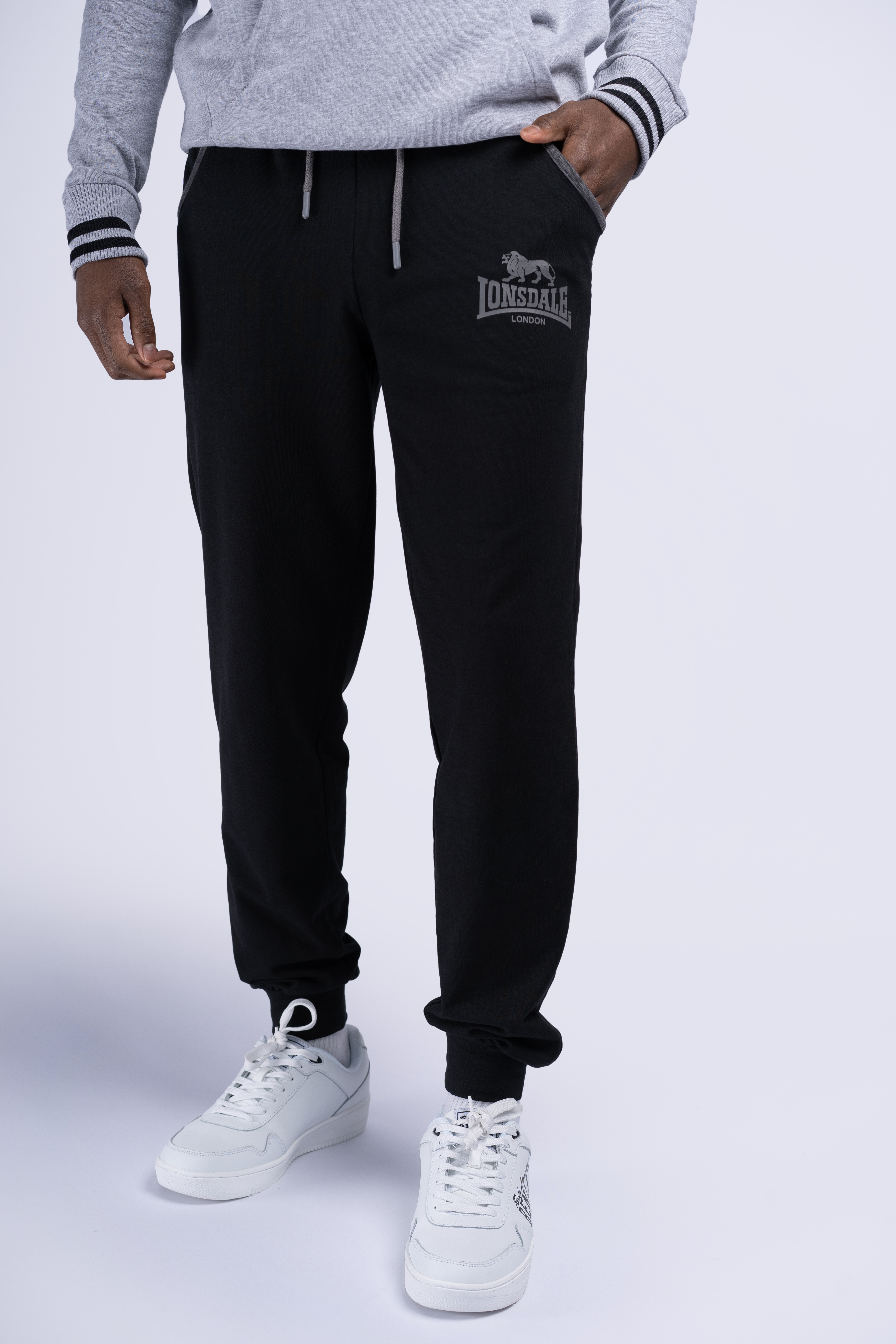 Pantaloni trening de barbati, Lonsdale 115071-Black/Grey