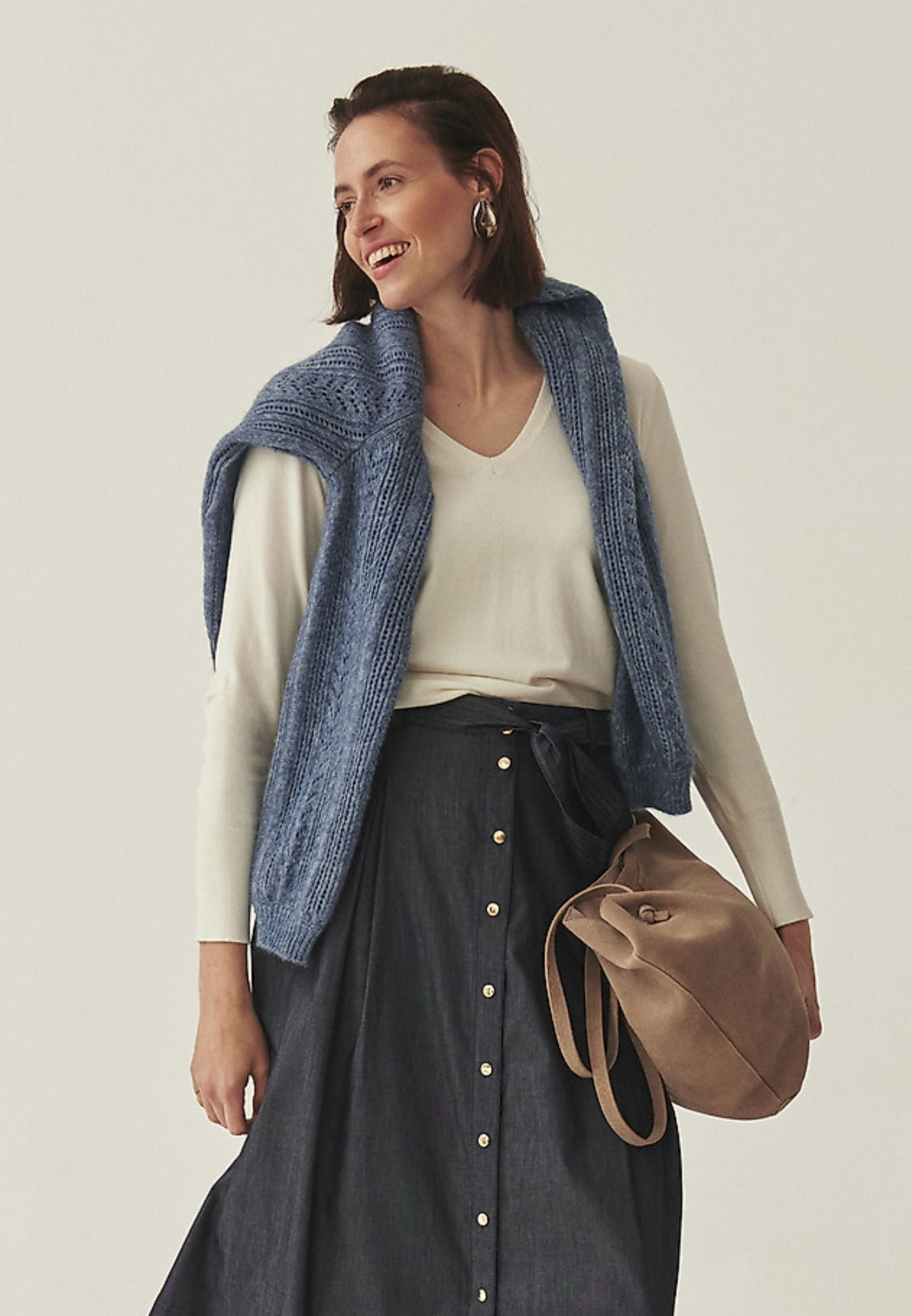 Класически вискозен пуловер в екрю