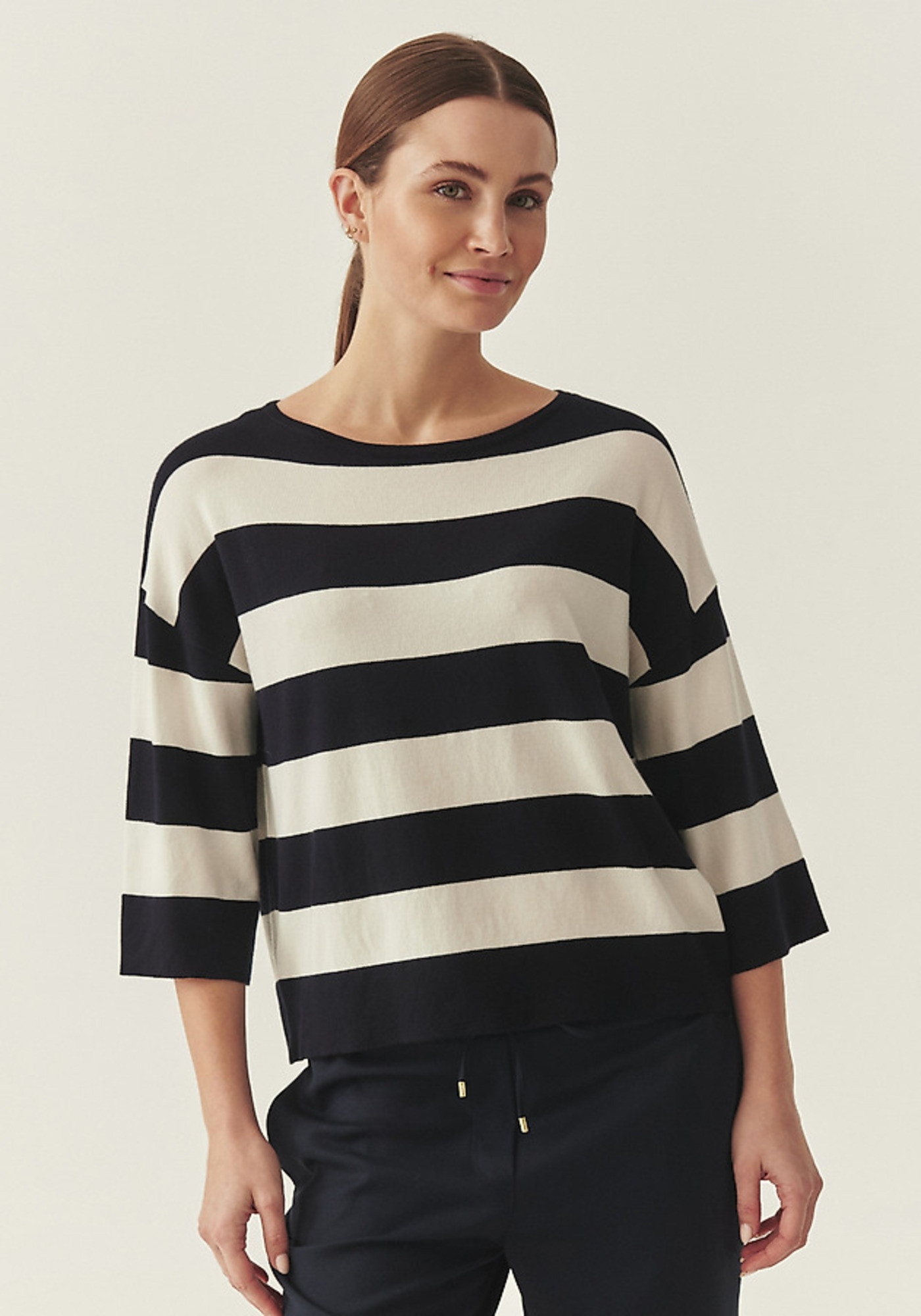 Тъмносин раиран пуловер Lajla Tatuum