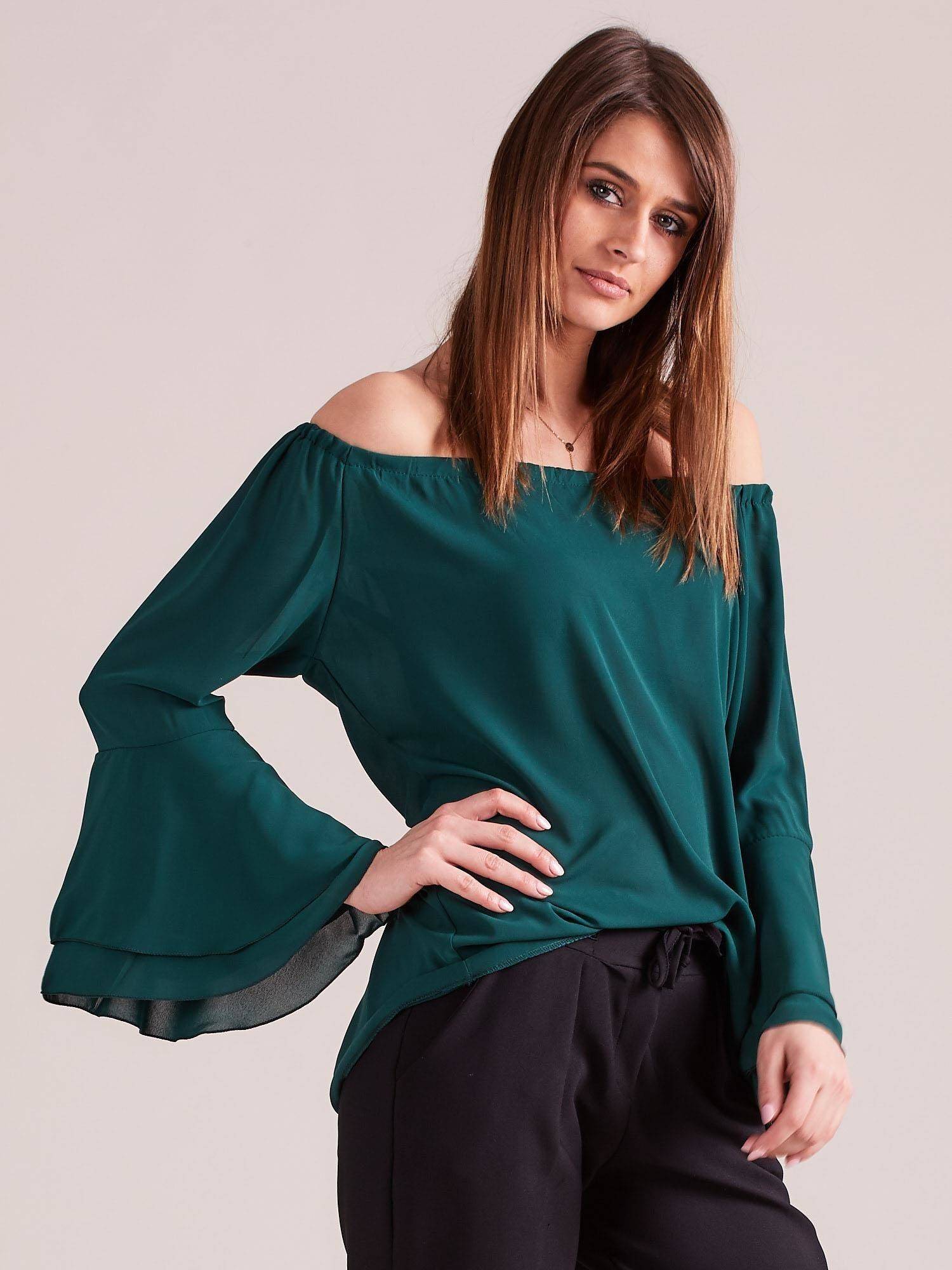 Blouse with carmen neckline and flounces at the sleeves green