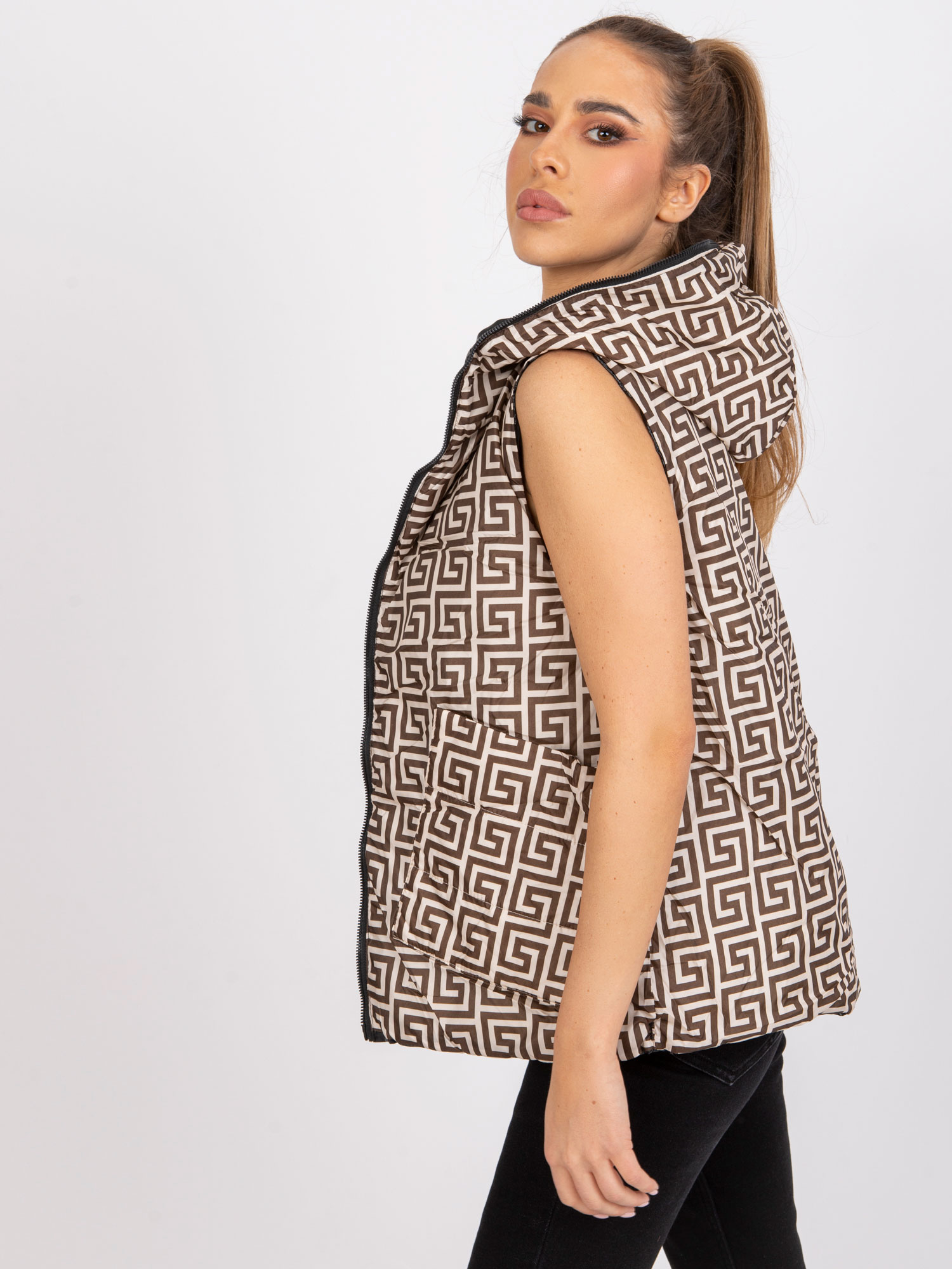 Black vest Yups cx4291. R21