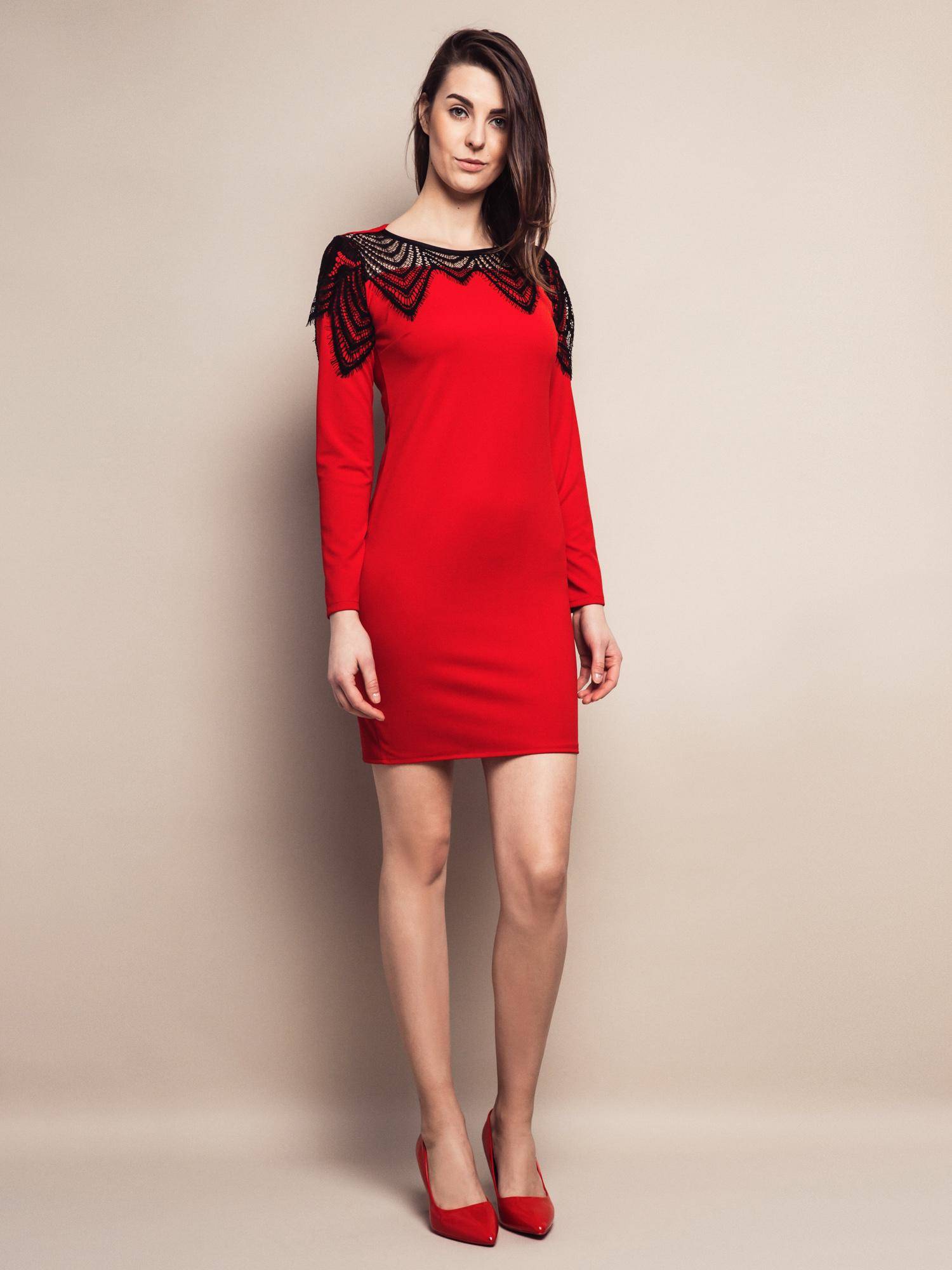 DRESS WITH LACE AT THE NECKLINE RED
