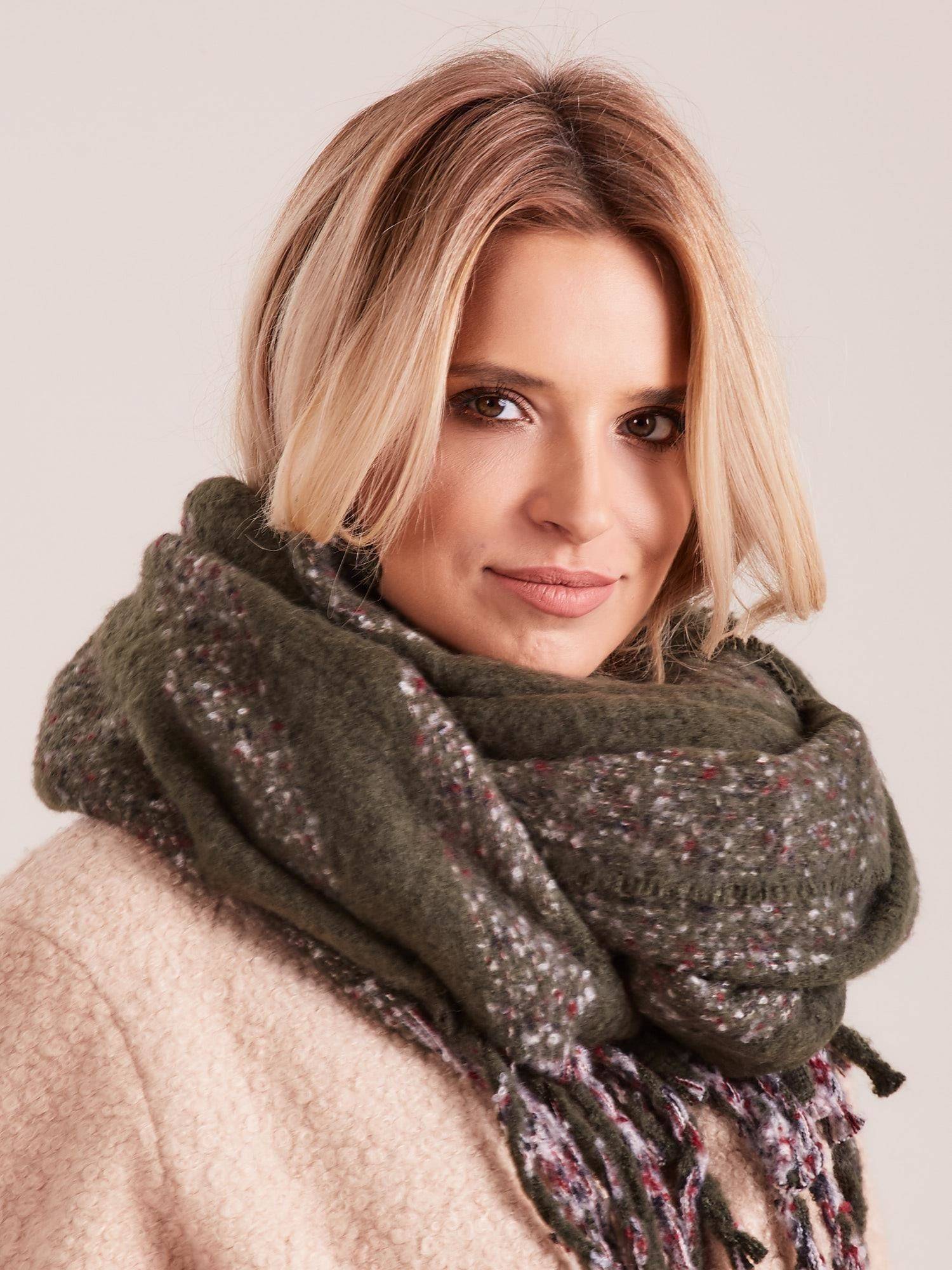Striped scarf with fringe green