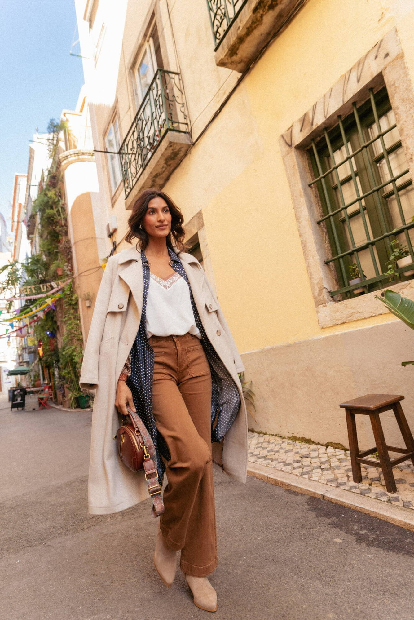 Beige double-breasted coat with Blue Shadow belt