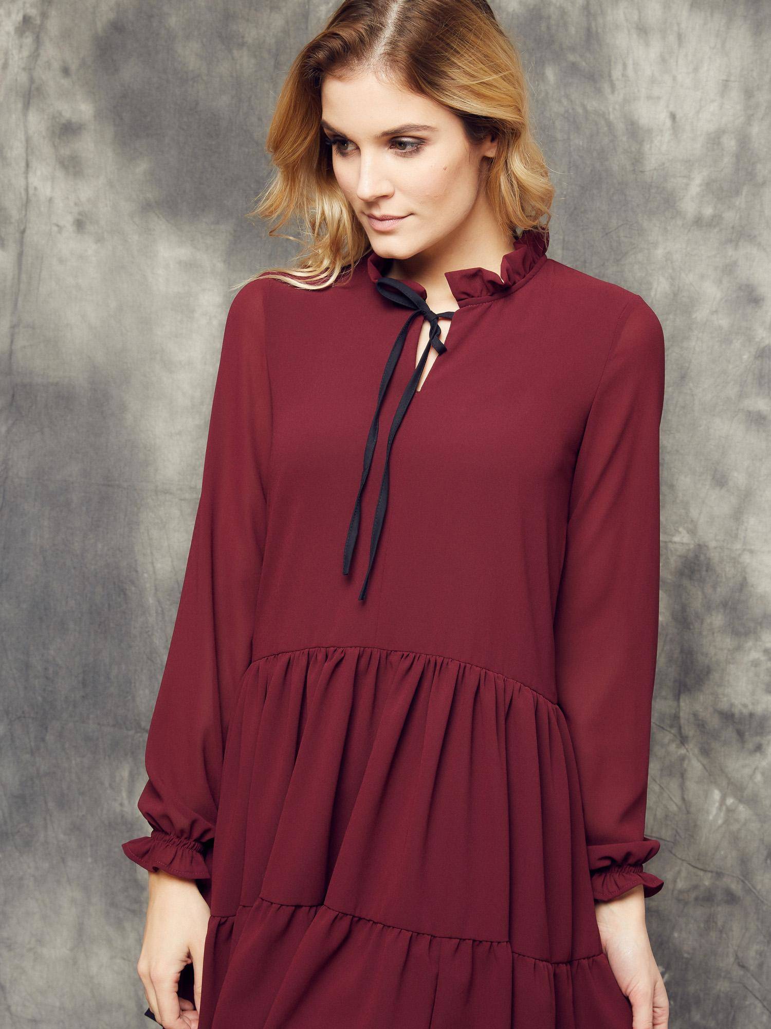 Cocomore Boutiqe dress with stand-up collar and ruffles burgundy