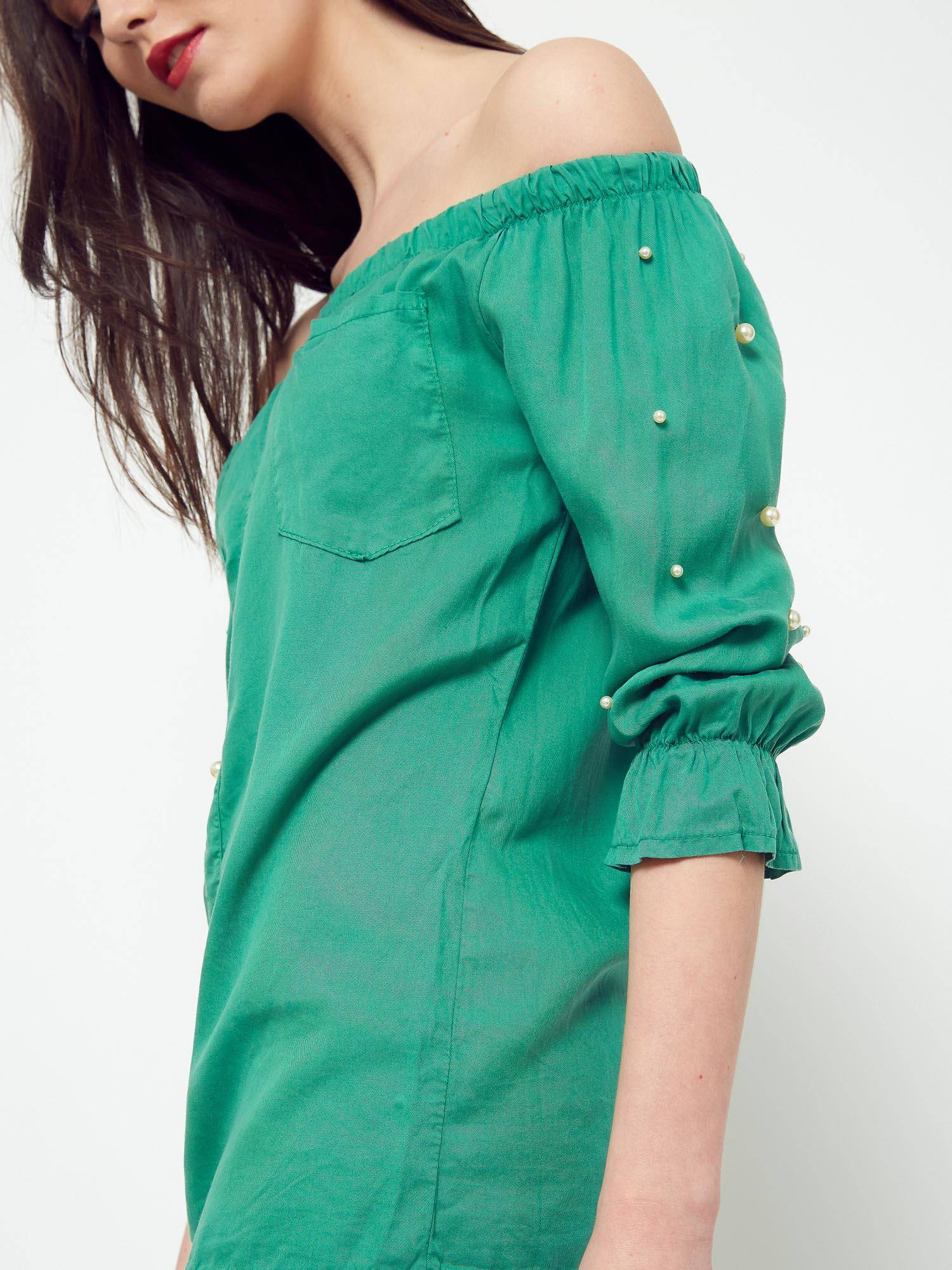Blouse with pearls revealing shoulders green