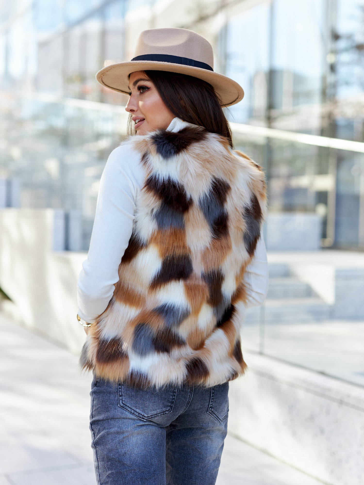 Brown vest Yups DT-025. R00