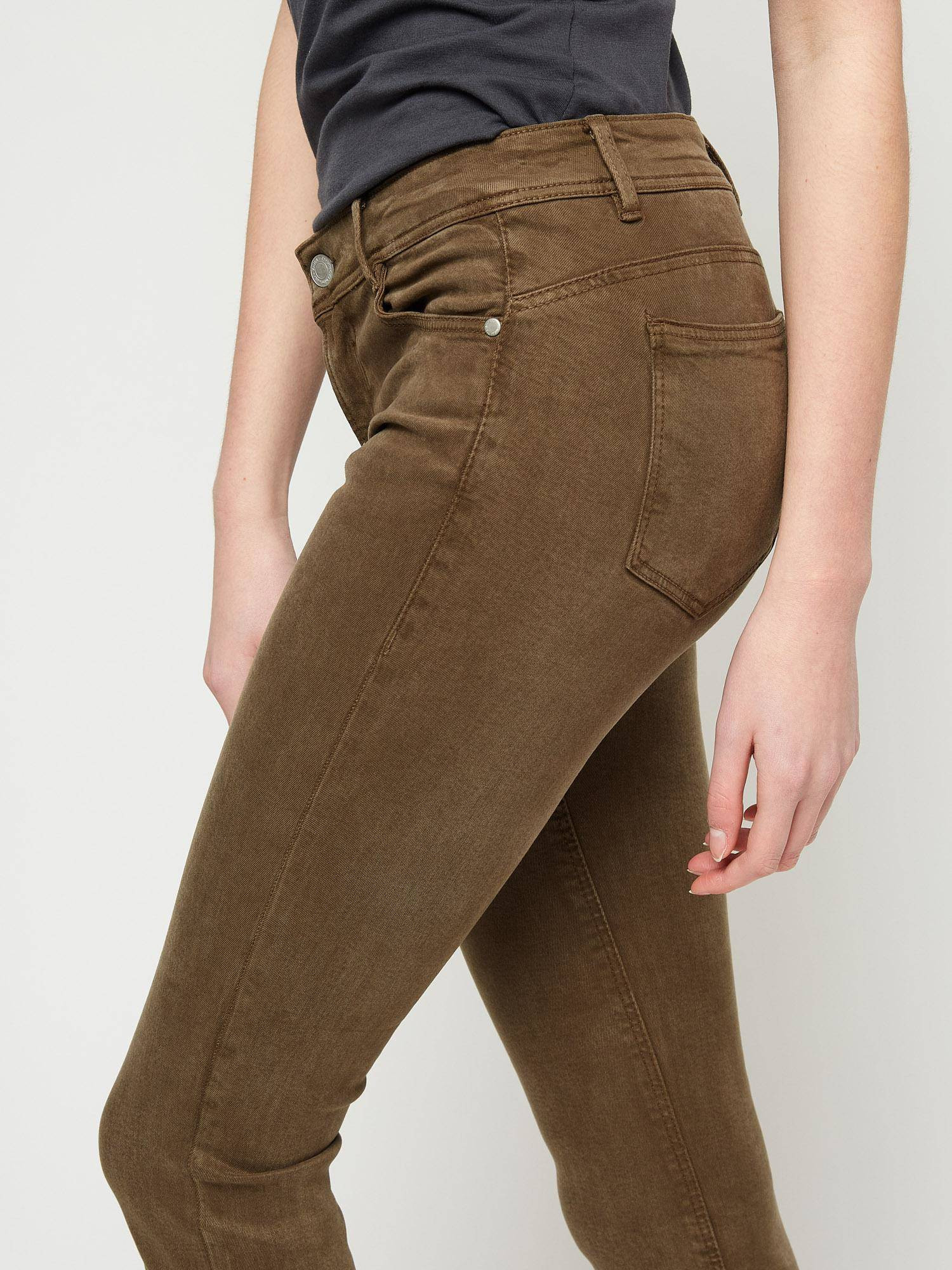 Blugi kaki Yups cmu0421. R69