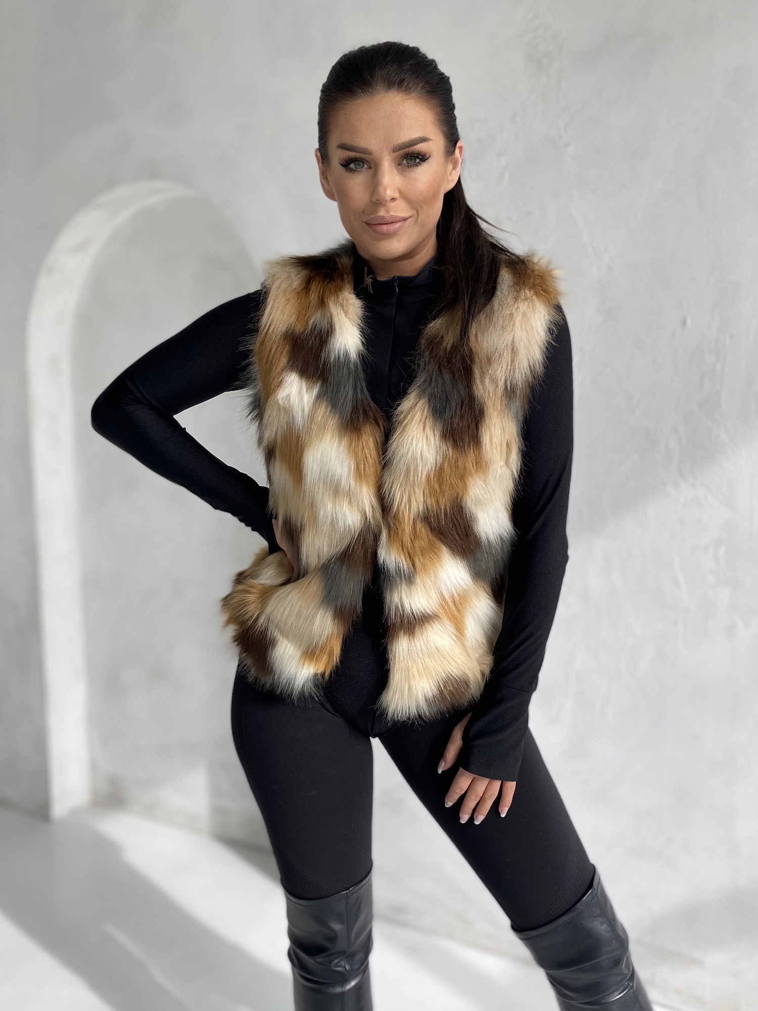 Brown vest Yups DT-025. R00