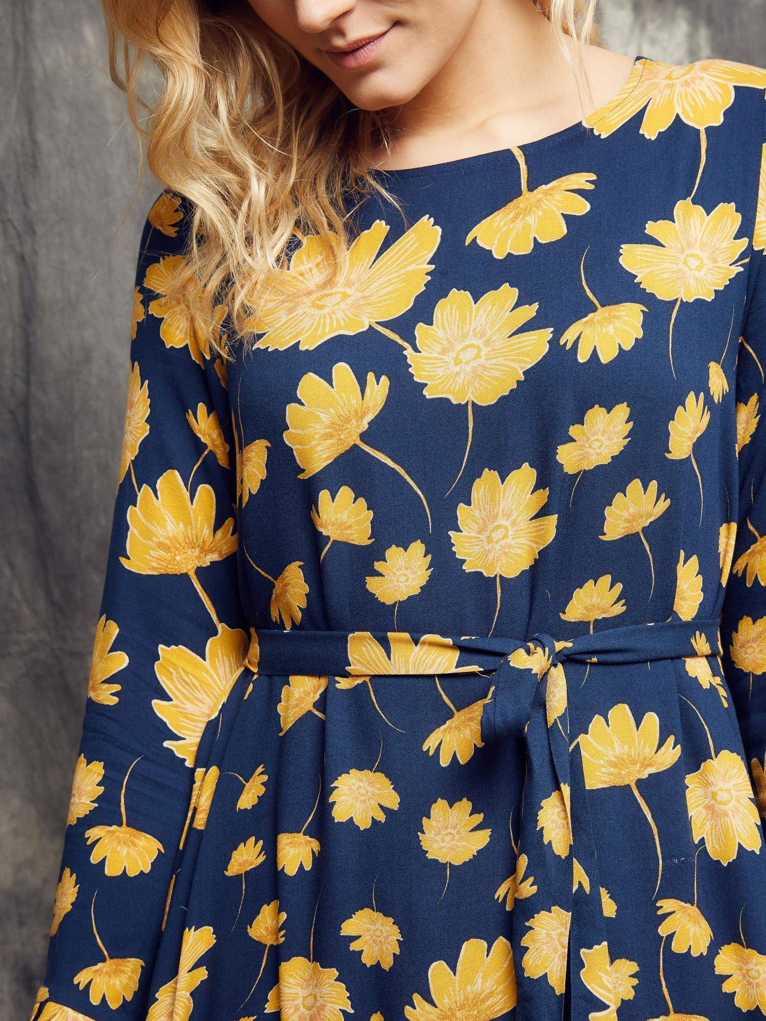 Cocomore Boutiqe floral dress tied at the waist navy blue