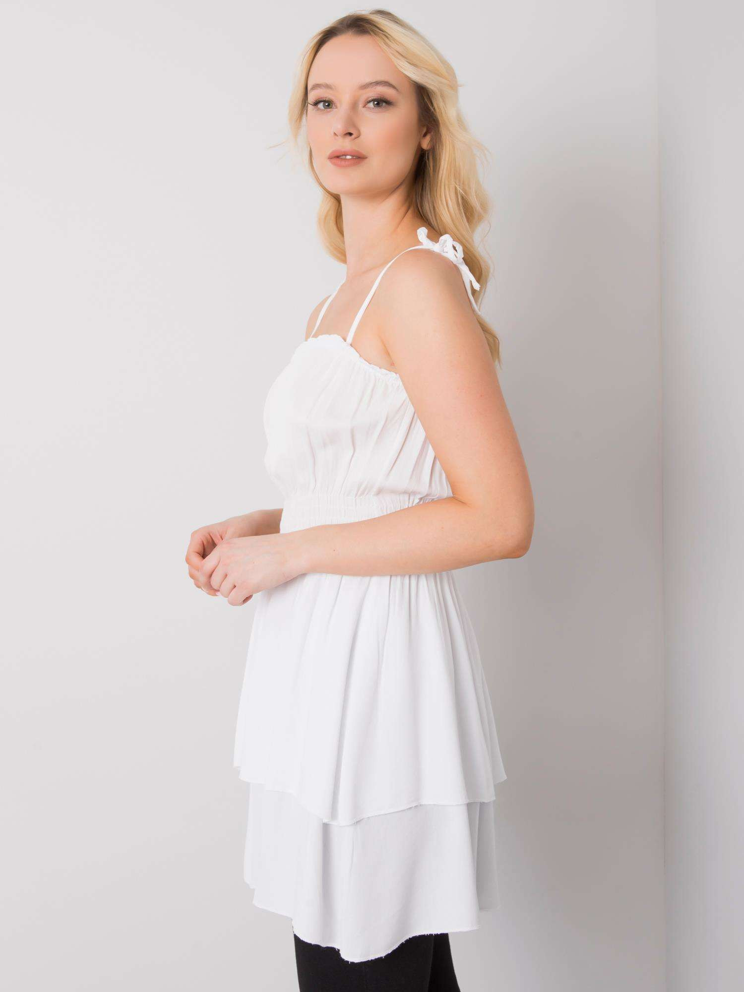 White tunic Yups wwd0468. R01