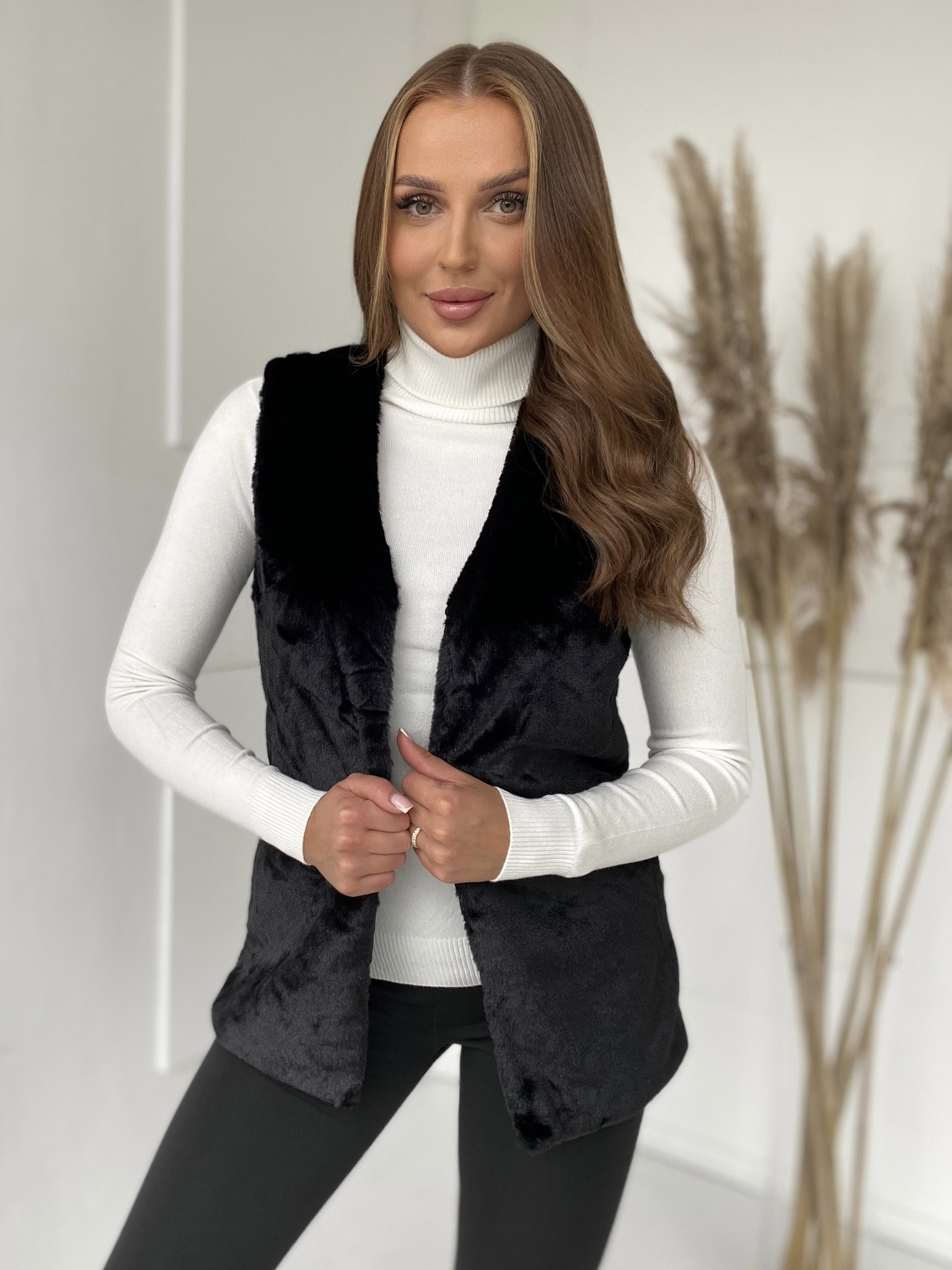 Black vest Yups LP-018. R21