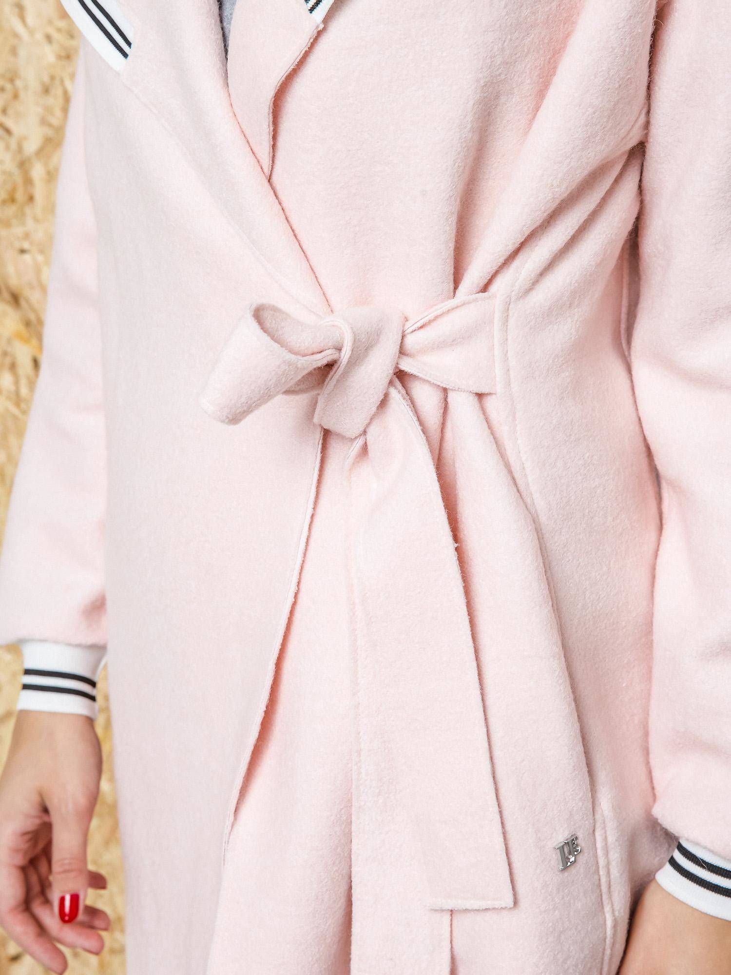 Lemonade coat decorated with white and black trimming pink