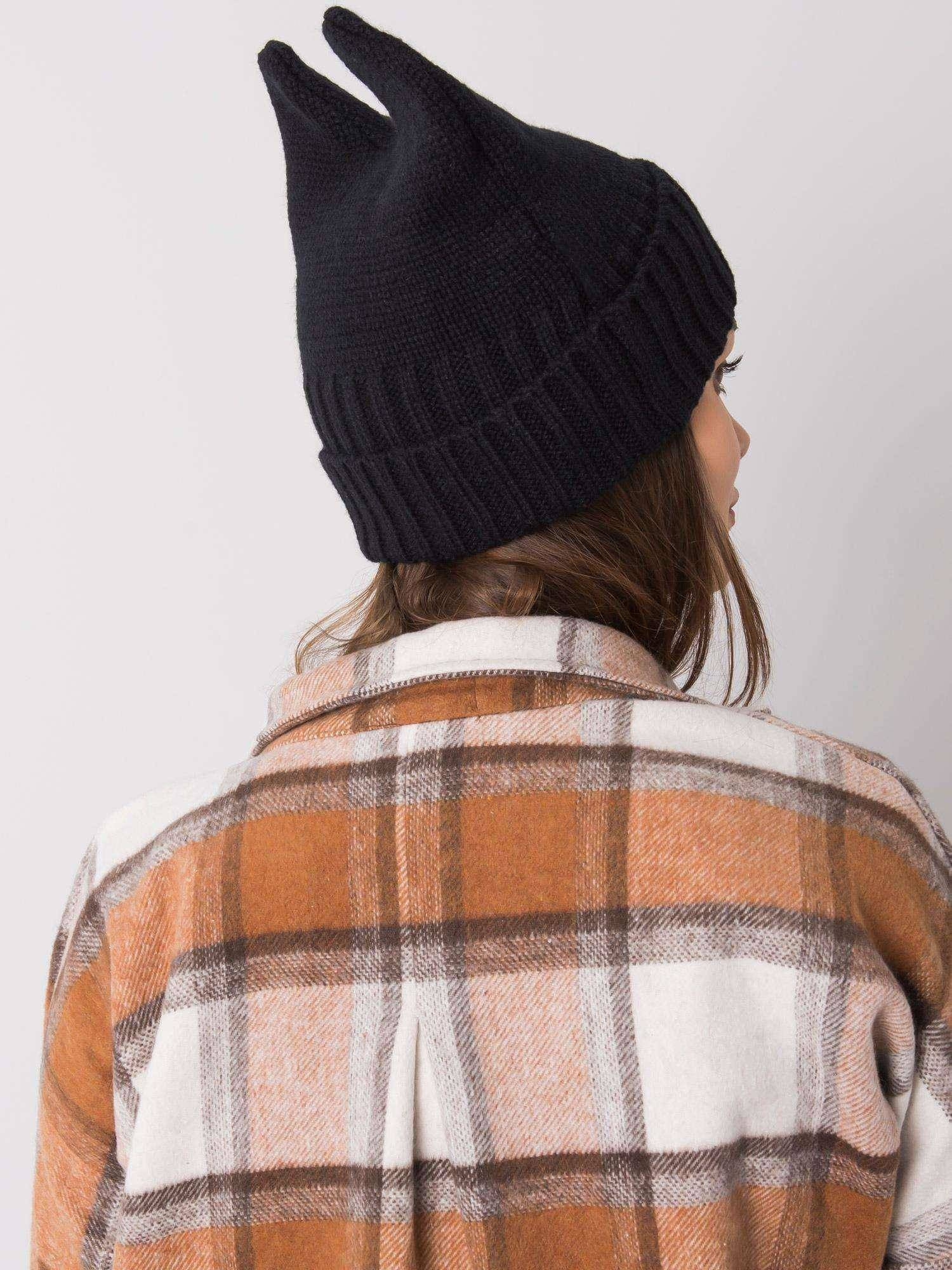 Cap with horns black
