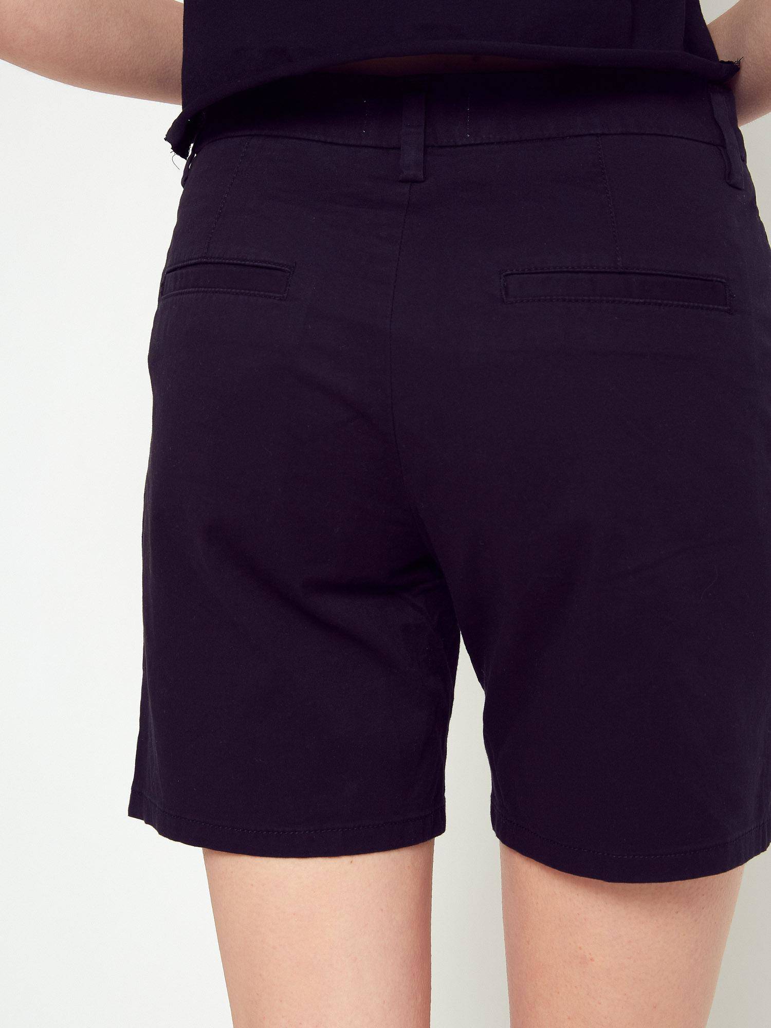 Black shorts Yups amu0447. R21