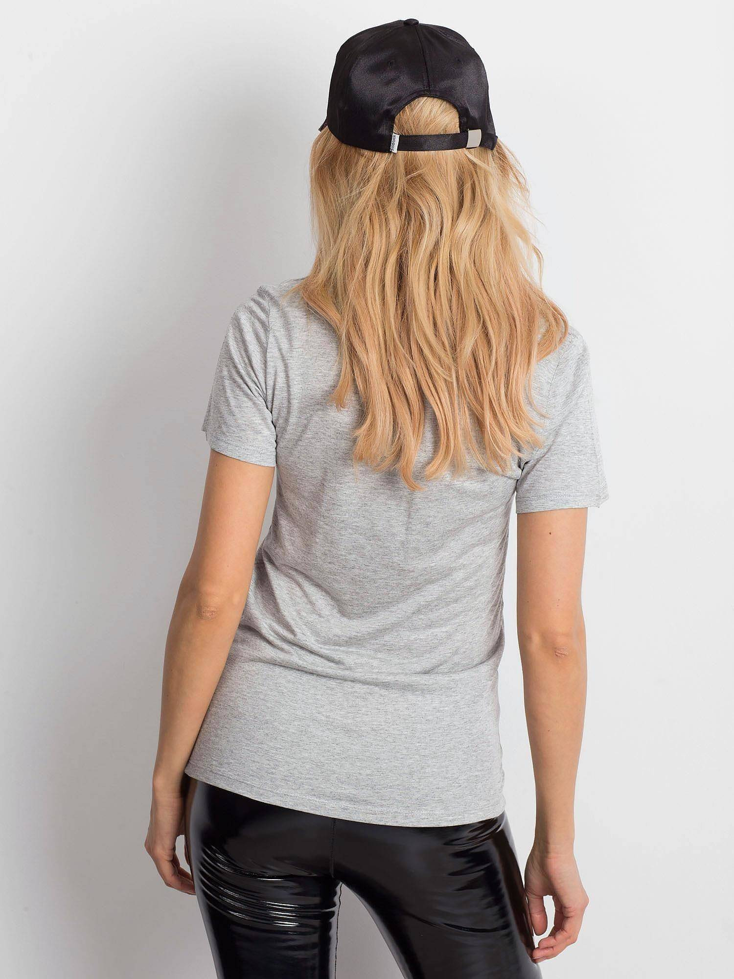 V-neck blouse decorated with gray lace