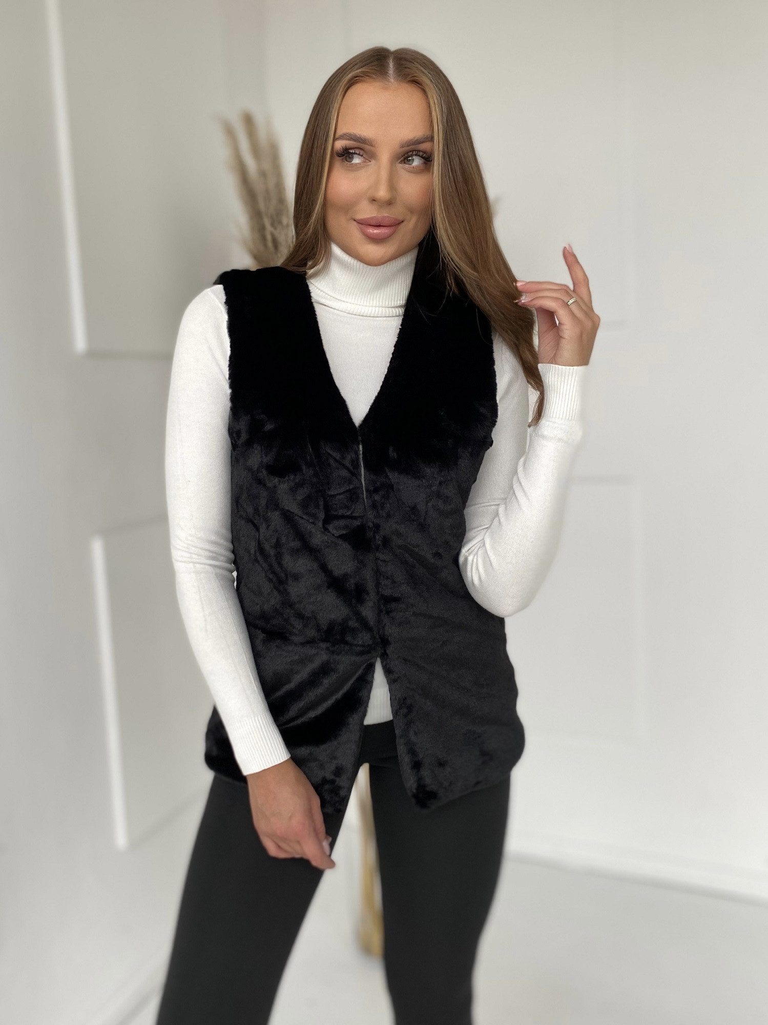 Black vest Yups LP-018. R21