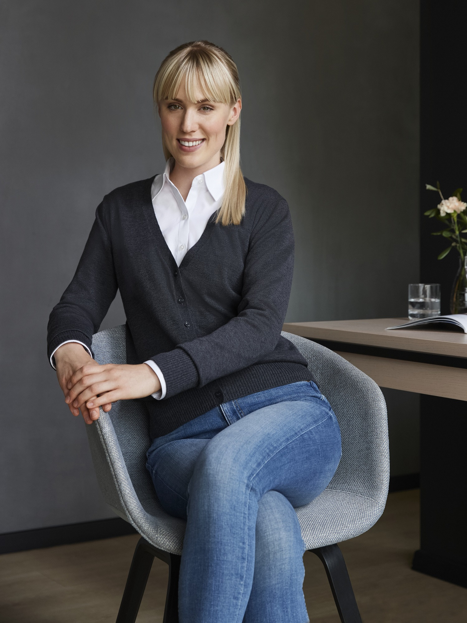 Anthracite women's pointed cardigan Russell