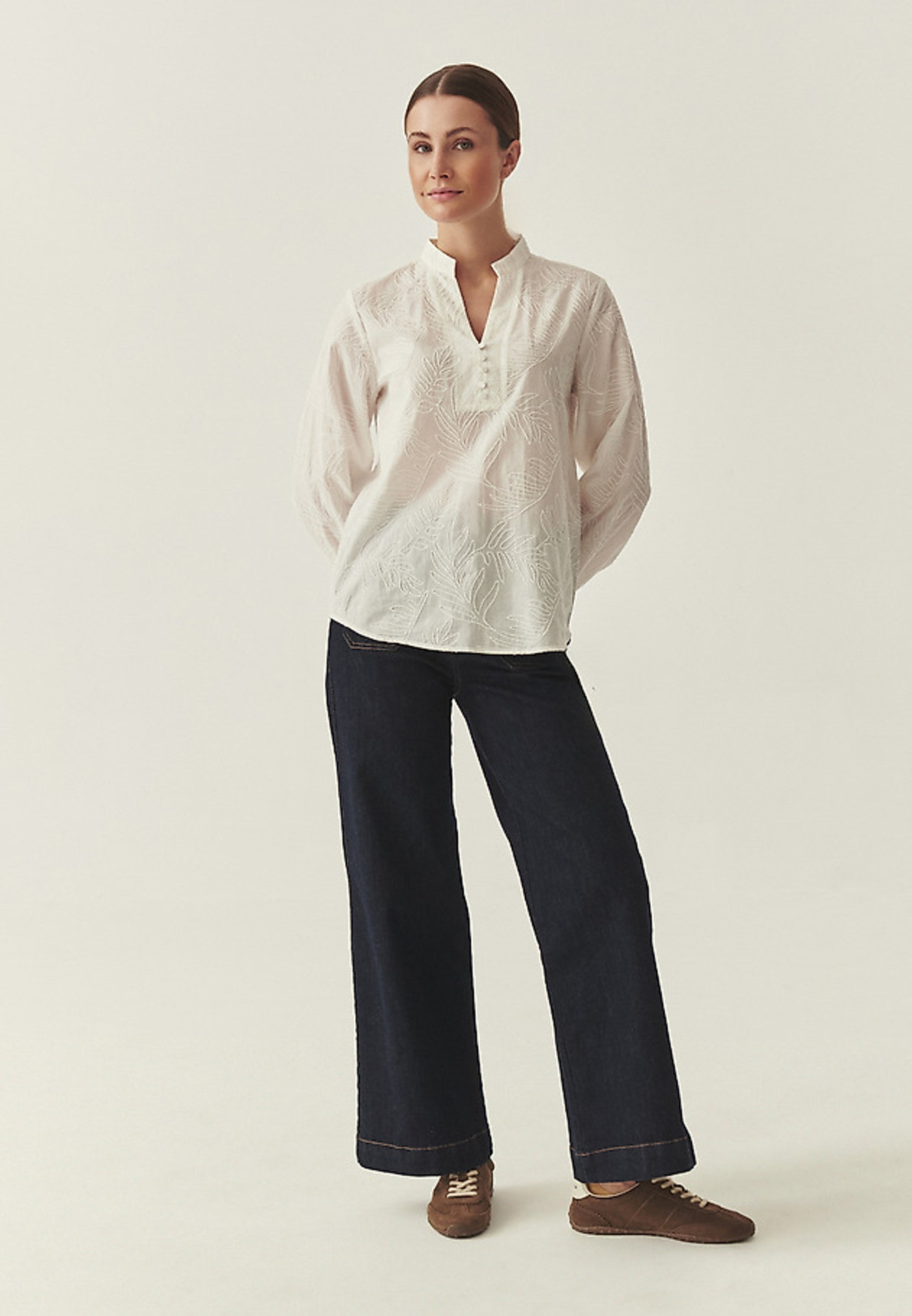 Бяла памучна блуза с бродерия Tanti Tatuum