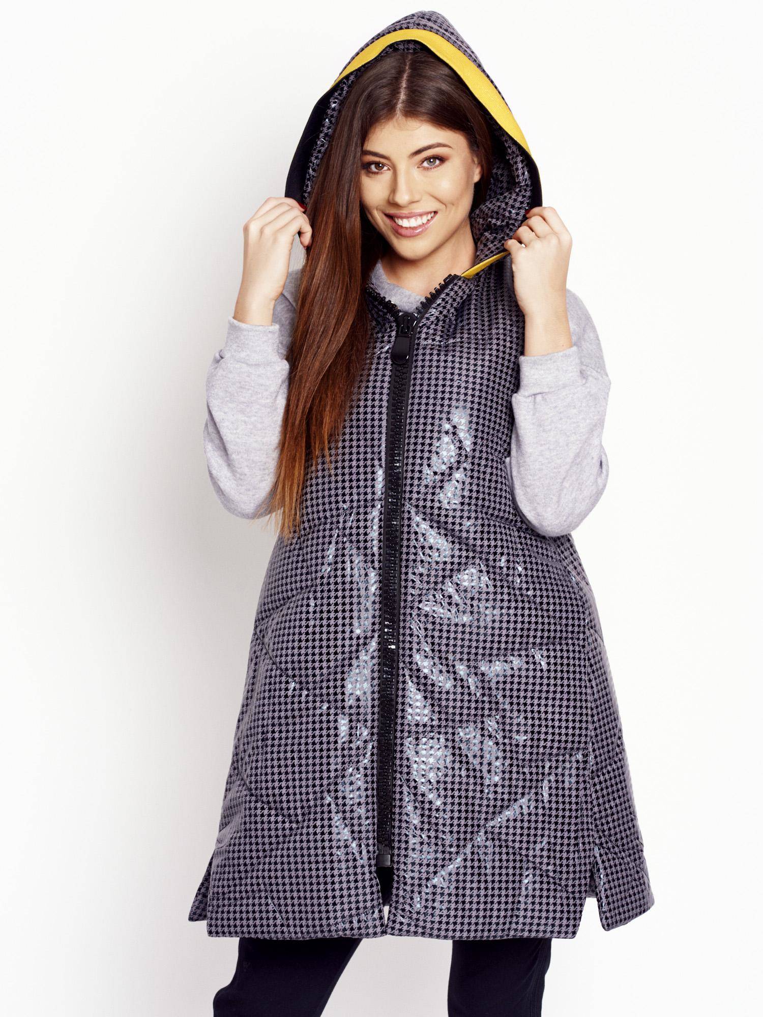 Levně Gray vest pattern pepitka with hood Cocomore