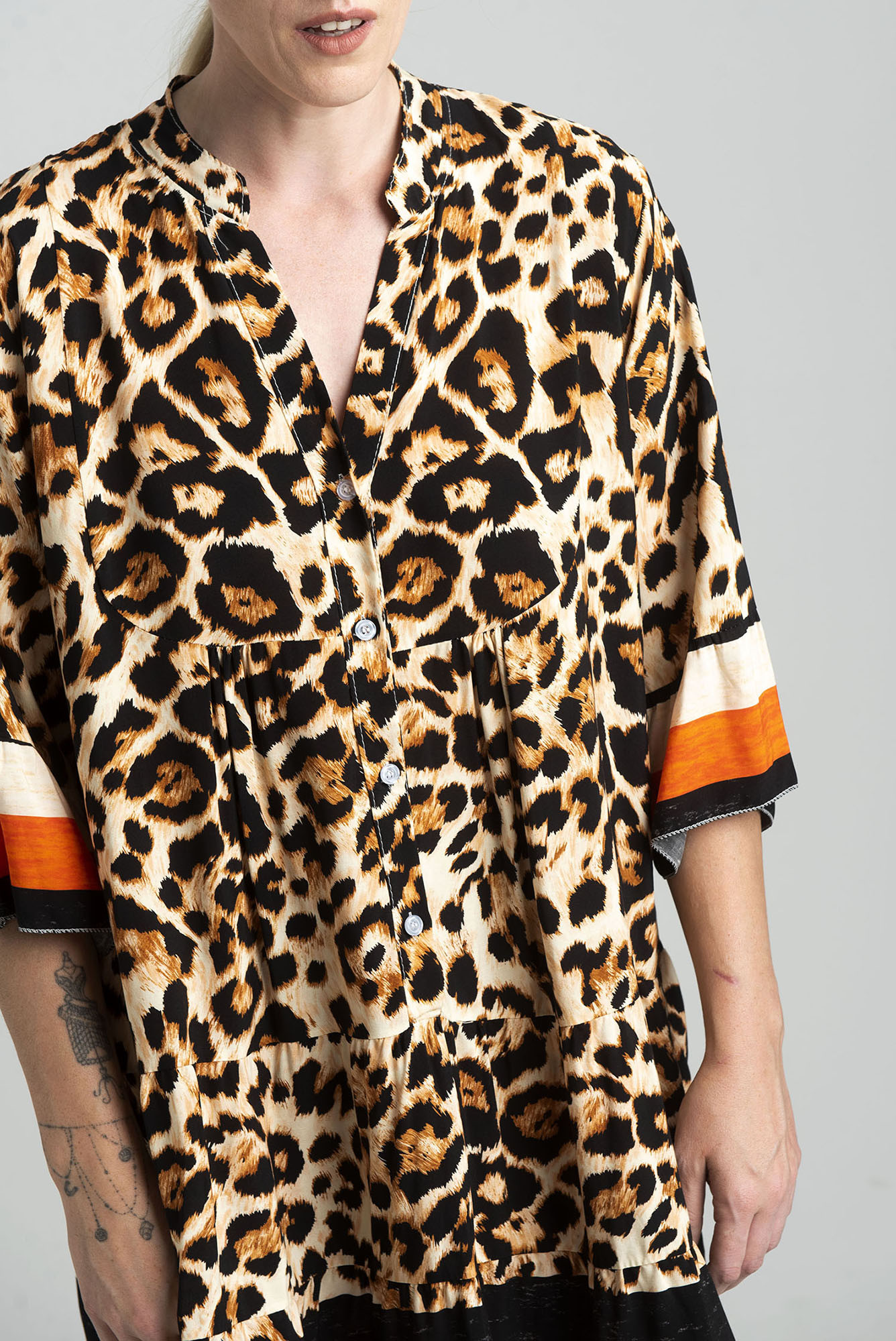 Beige loose leopard print dress