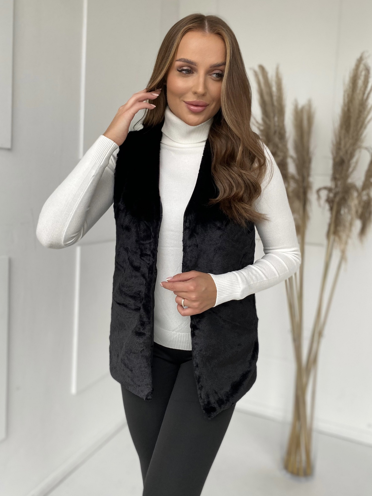 Black vest Yups LP-018. R21