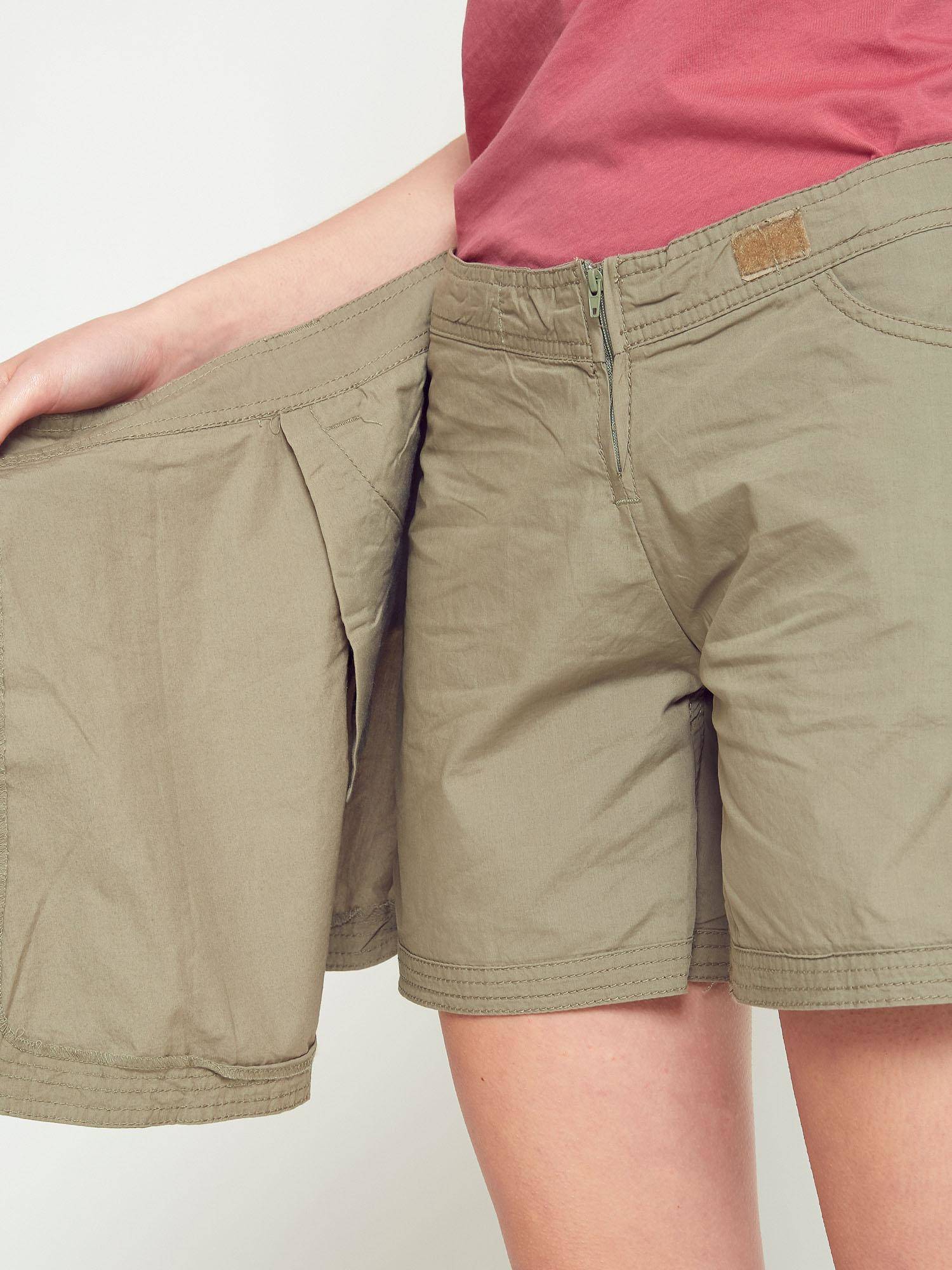 Yups khaki shorts wmu0445. R69